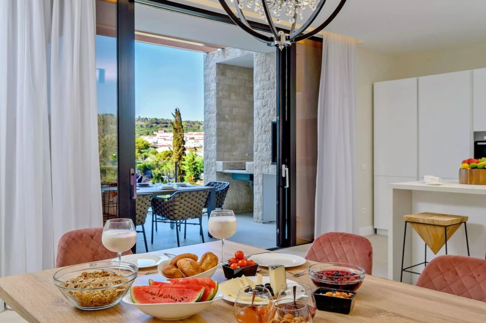 Luxury Seafront Villa Raquel Solta with Pool, Gym - Eetkamer