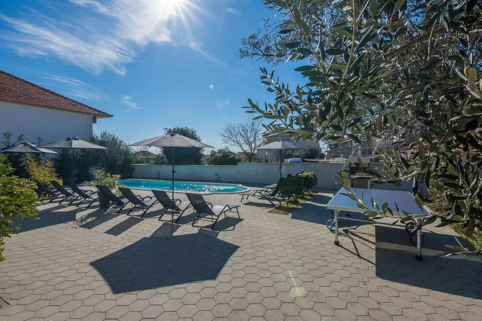 Royal Selection with Pool - Three - Terrasbalkon