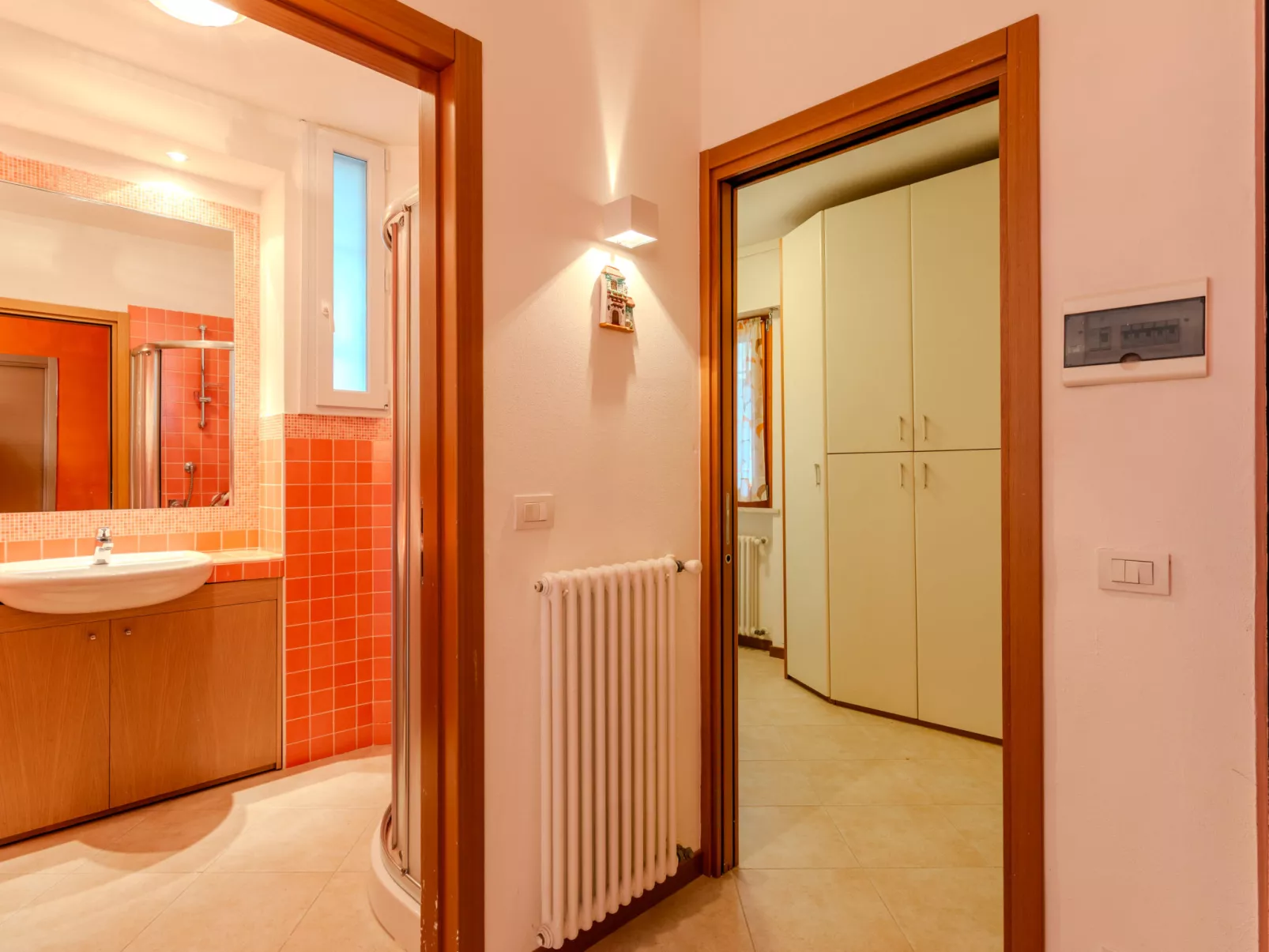 Sona's Lake Home - Binnen