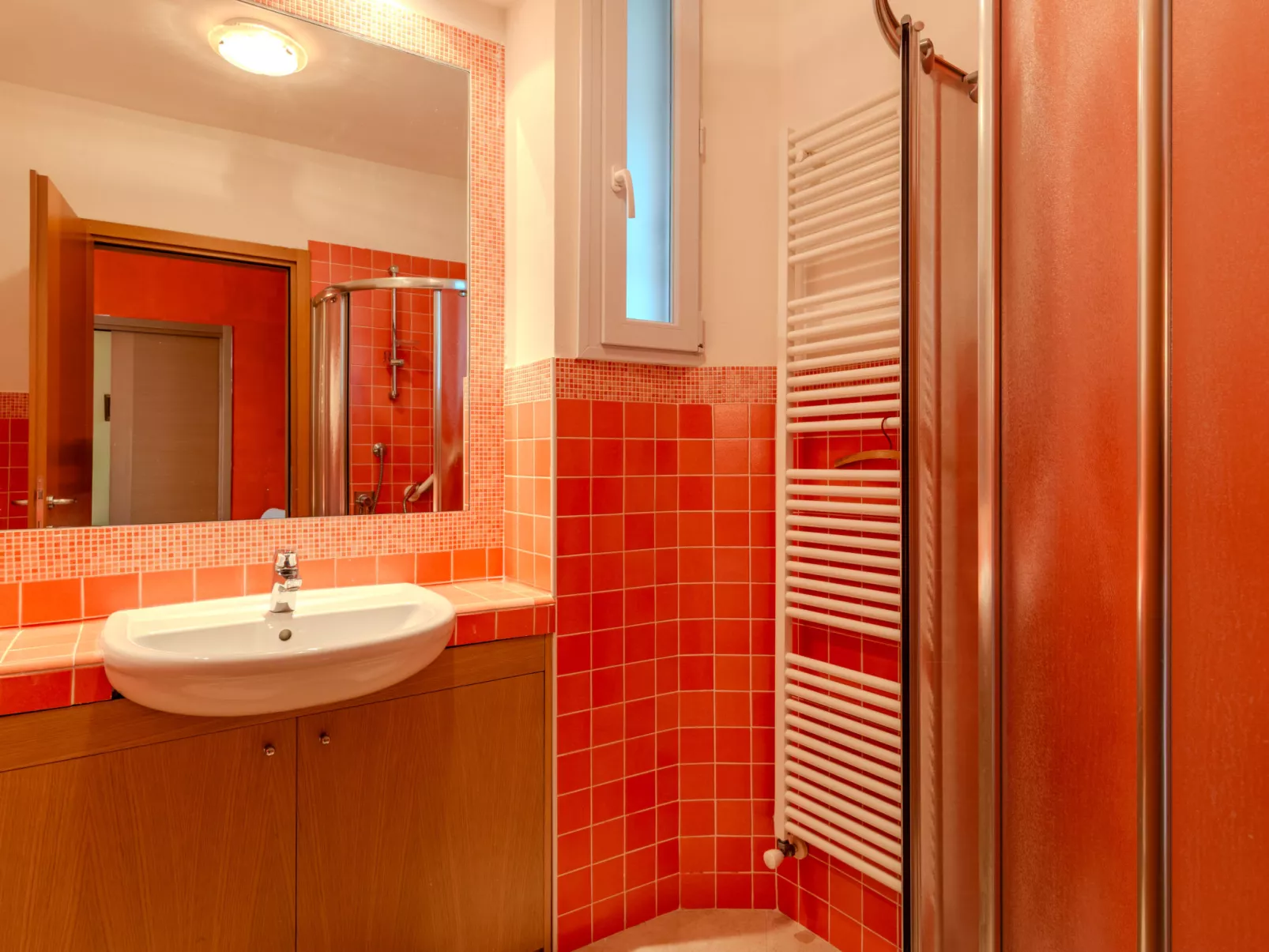 Sona's Lake Home - Binnen