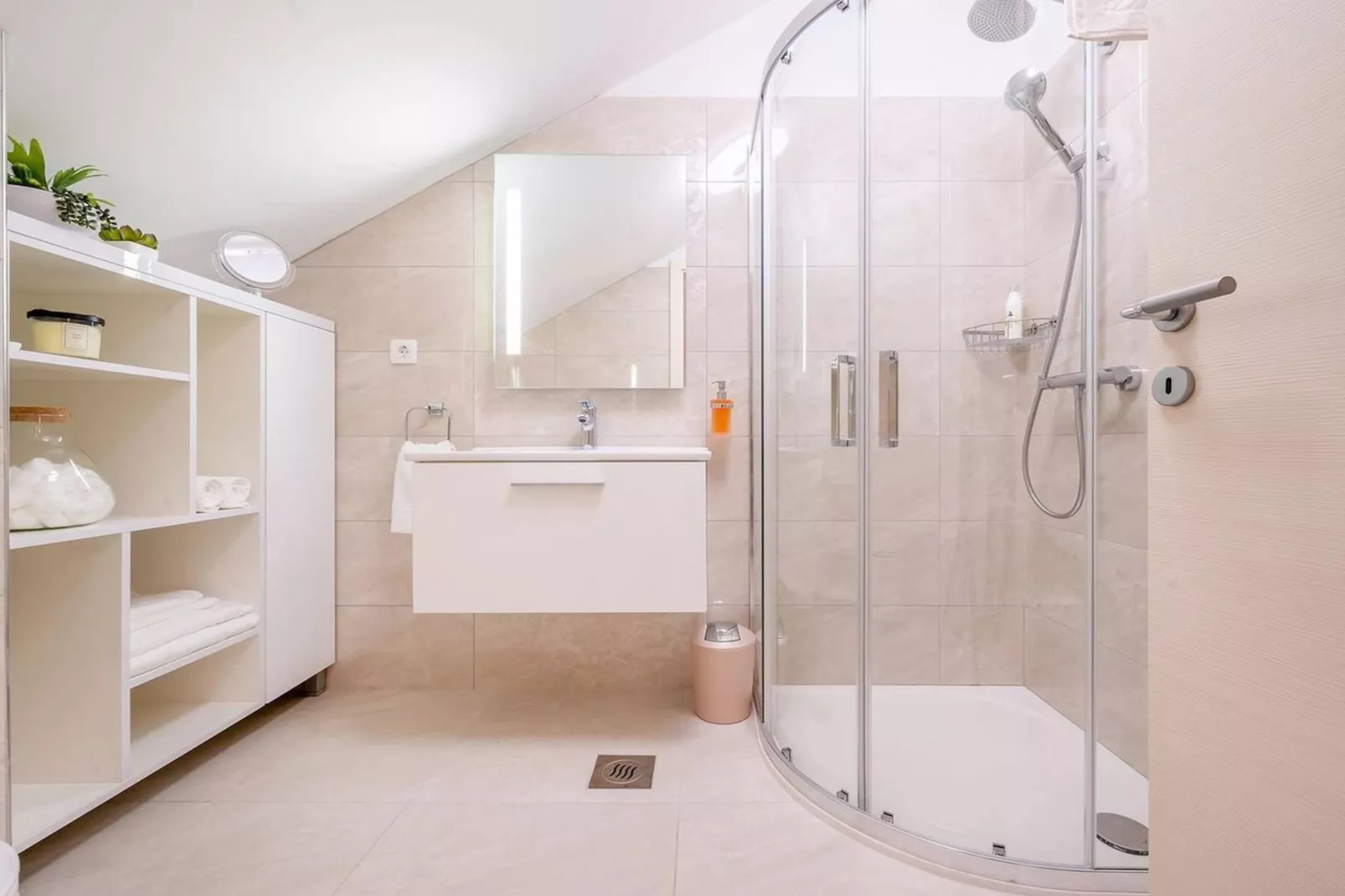 Villa Castello di Pietra Brac with Heated Pool - Badkamer