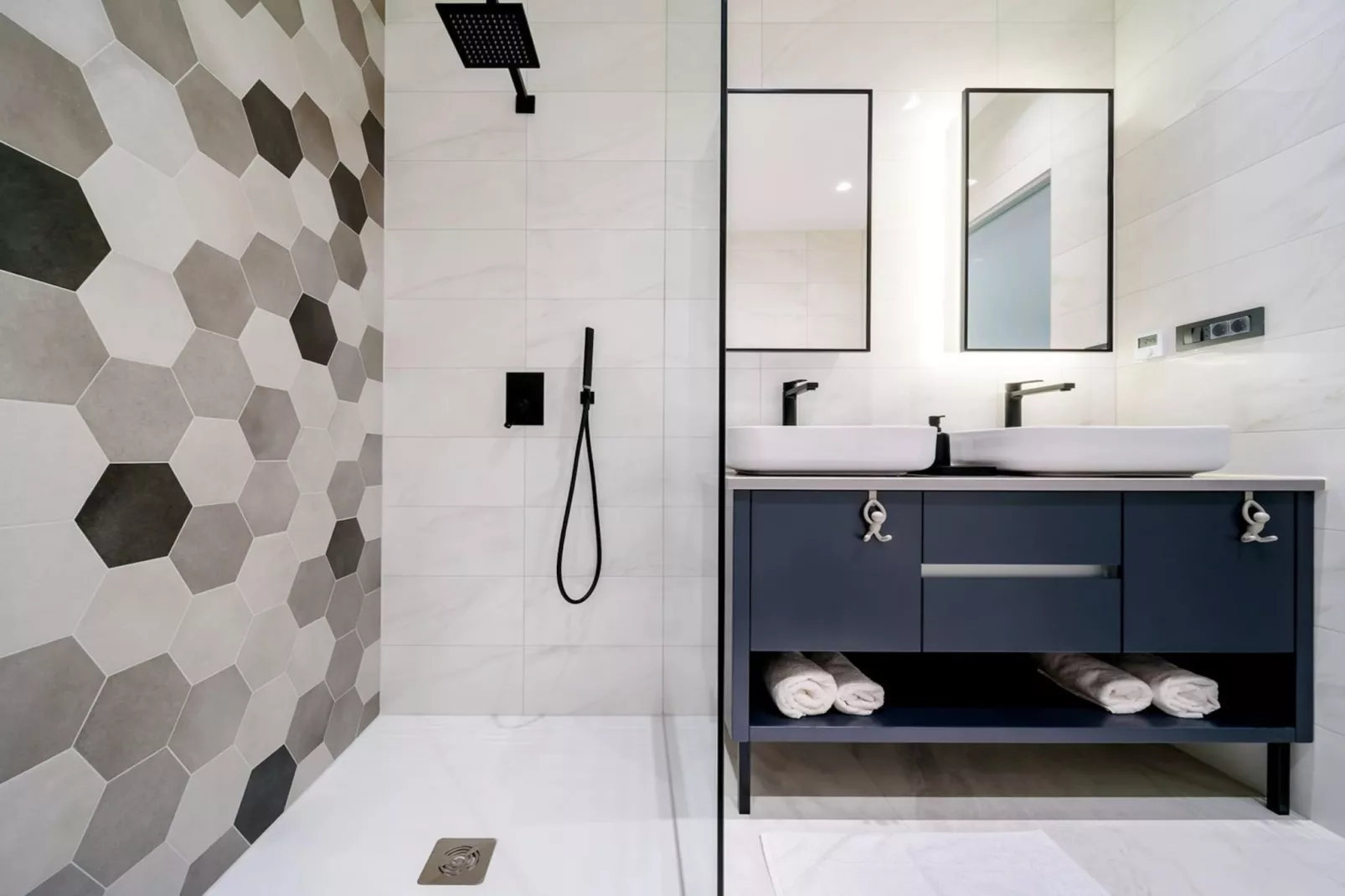 Luxury Villa Velvet Bourbon Split w/ Pool & Tennis - Badkamer