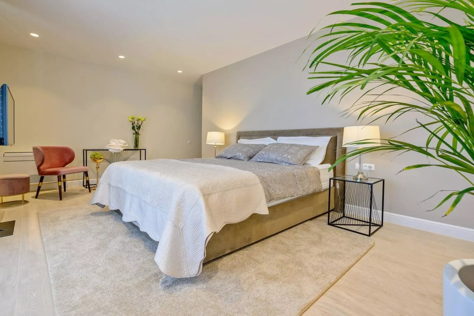 Luxury Seafront Villa Raquel Solta with Pool, Gym - Slaapkamer