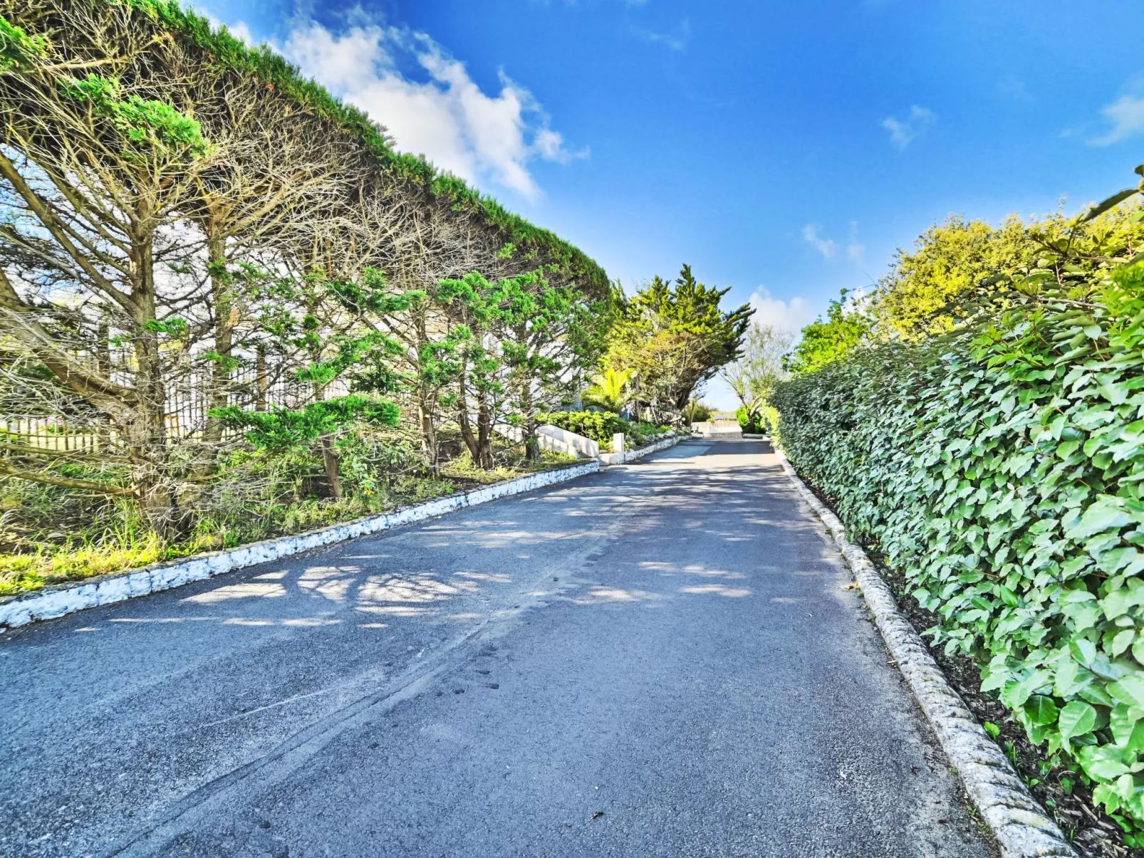 Les Cariatides 7 - Buiten