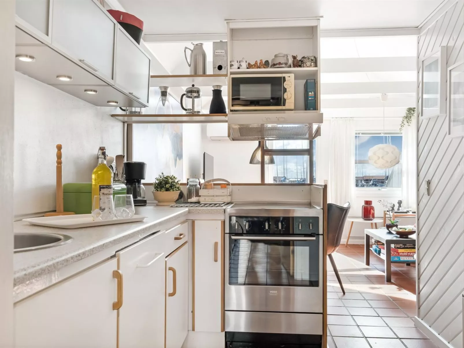 "Ake" - 10m to the fjord - Binnen