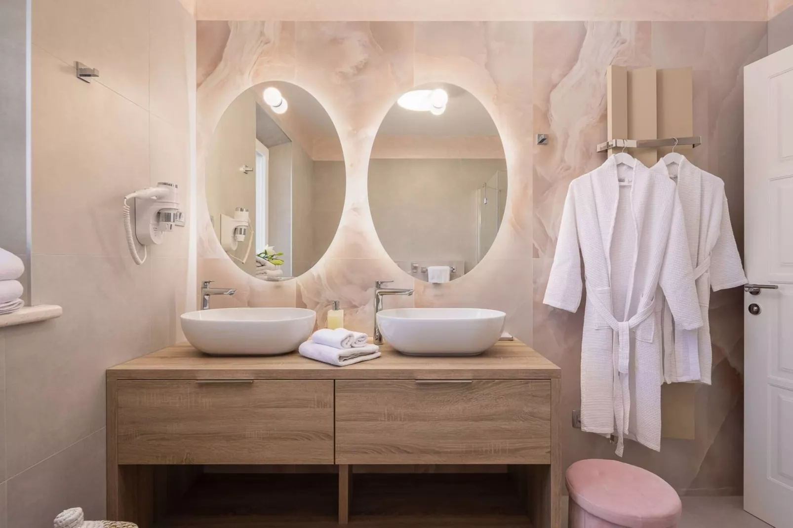 Luxury Seafront Villa Castello Rogoznica with Pool - Badkamer