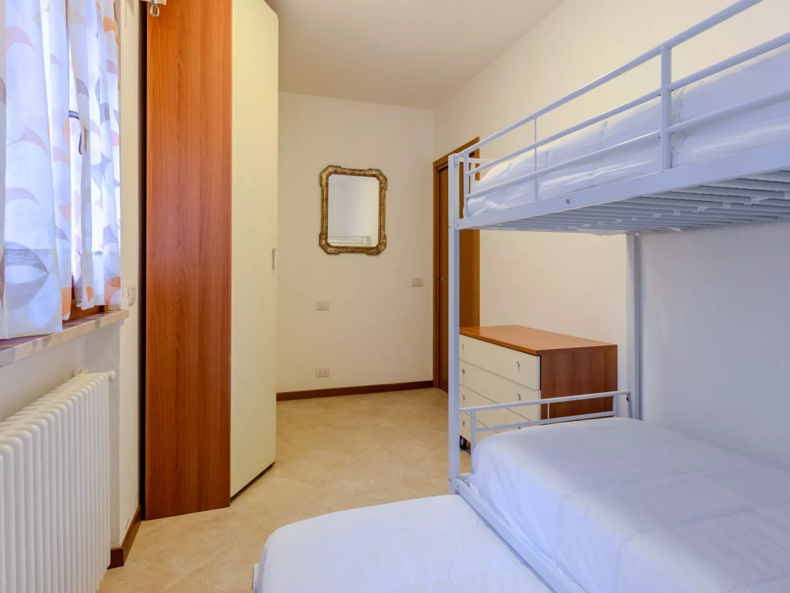 Sona's Lake Home - Binnen