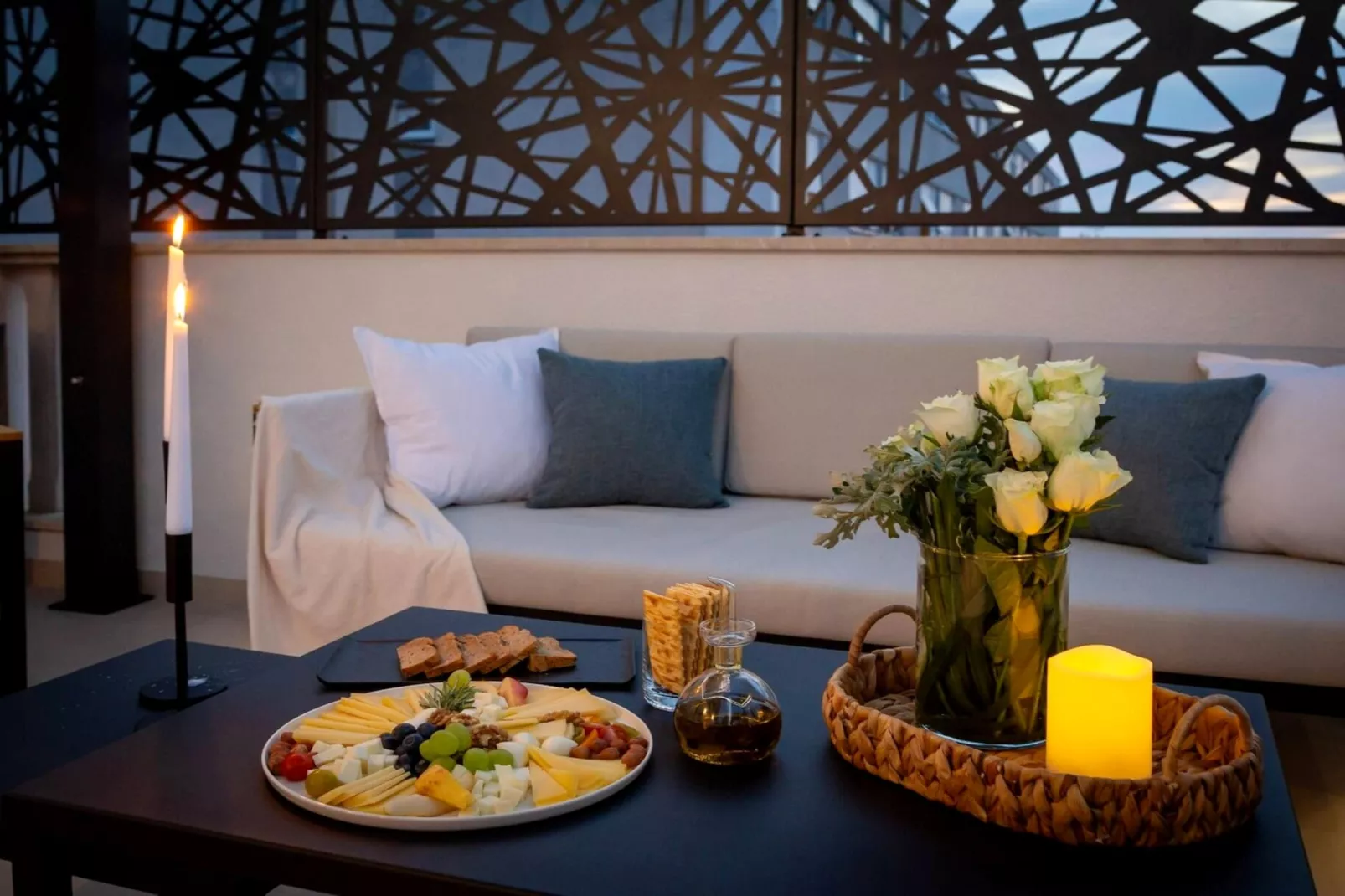 Luxury Apartment Silvery Split with Sauna, Jacuzzi - Terrasbalkon