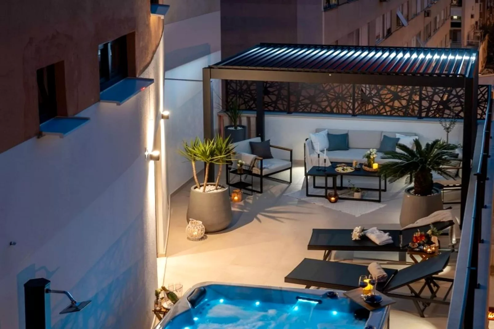 Luxury Apartment Silvery Split with Sauna, Jacuzzi - Terrasbalkon