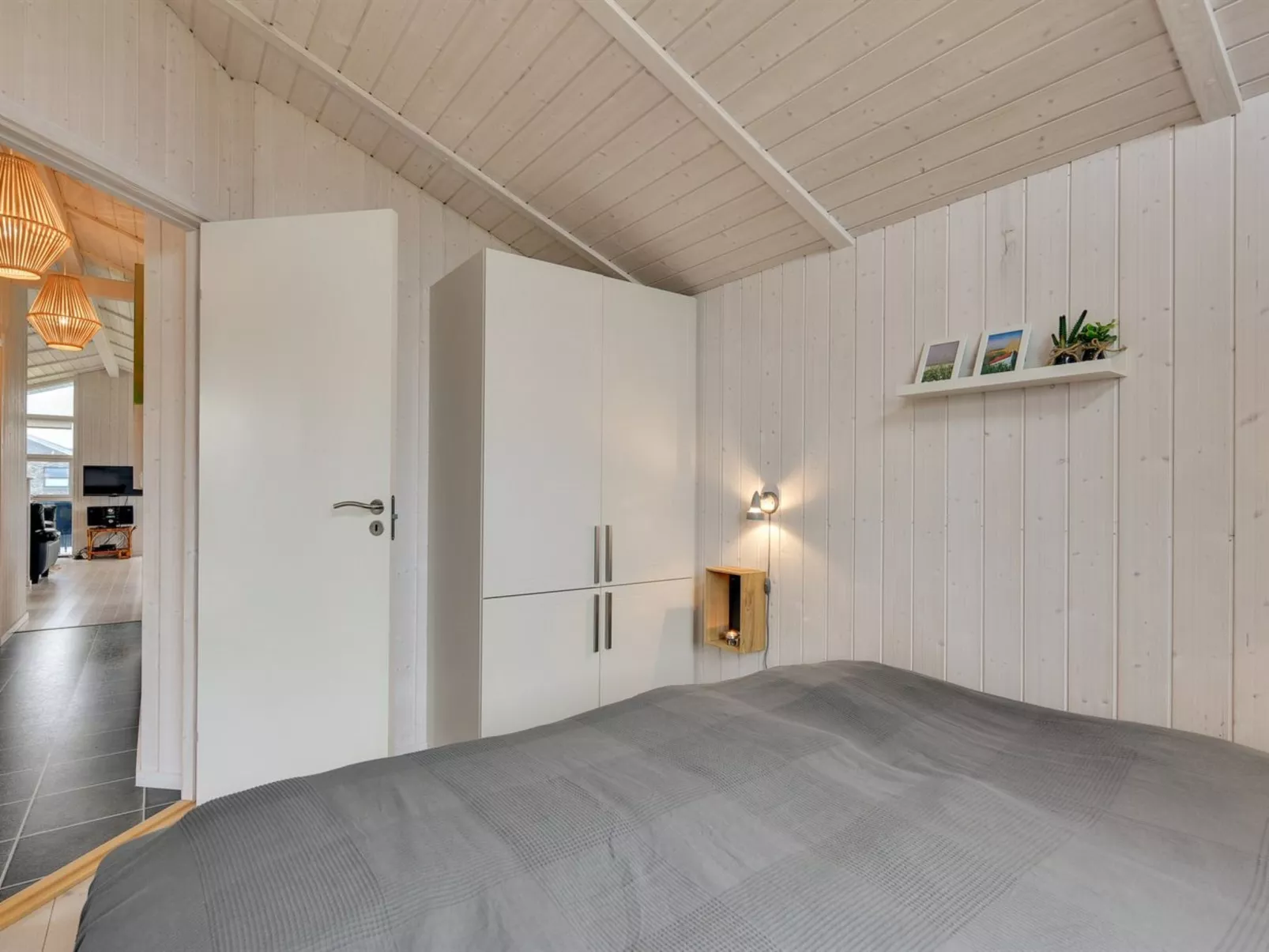 "Erza" - 500m from the sea - Binnen