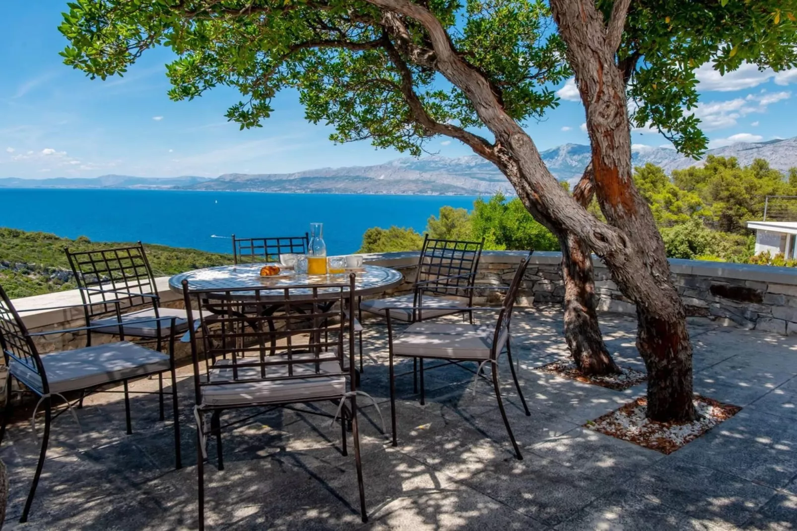 Villa Castello di Pietra Brac with Heated Pool - Terrasbalkon