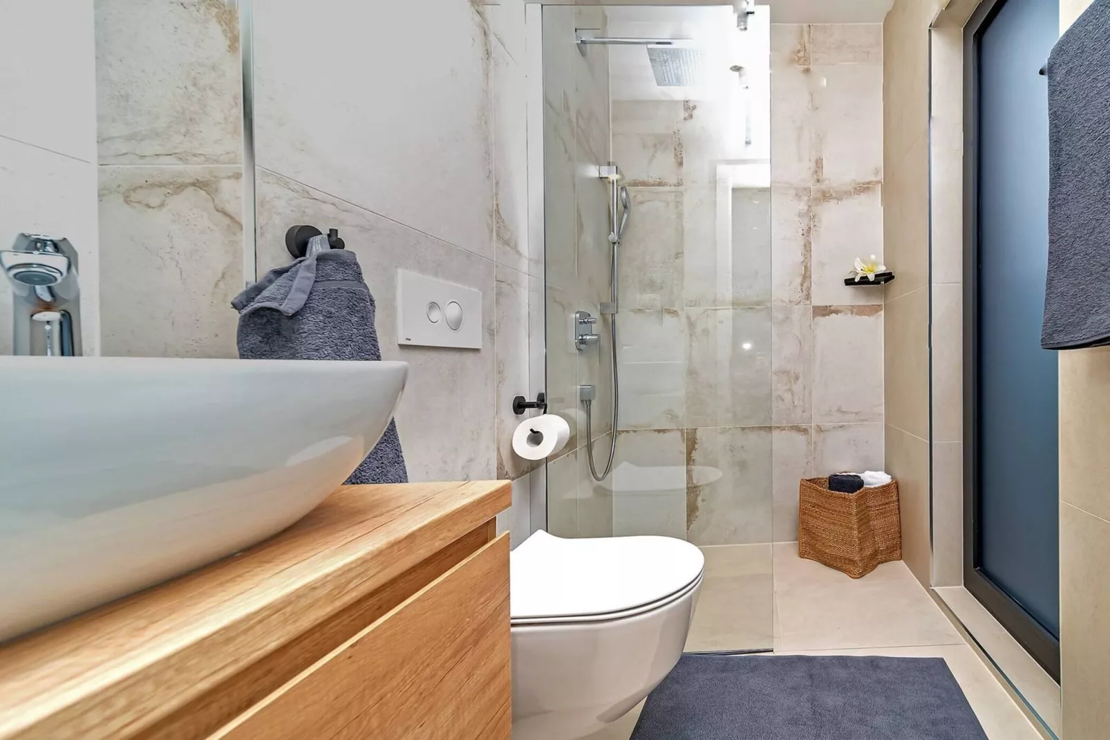 Luxury Villa Indigo Kanica with Heated Pool - Badkamer