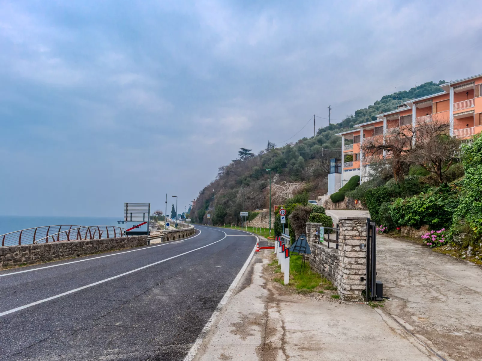 Sona's Lake Home - Buiten