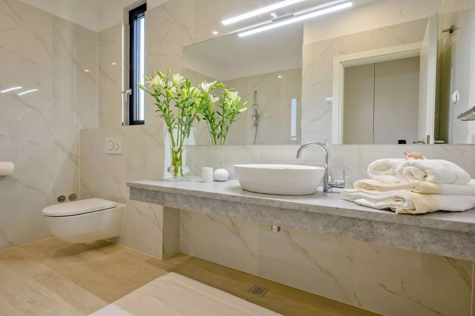 Luxury Seafront Villa Raquel Solta with Pool, Gym - Badkamer