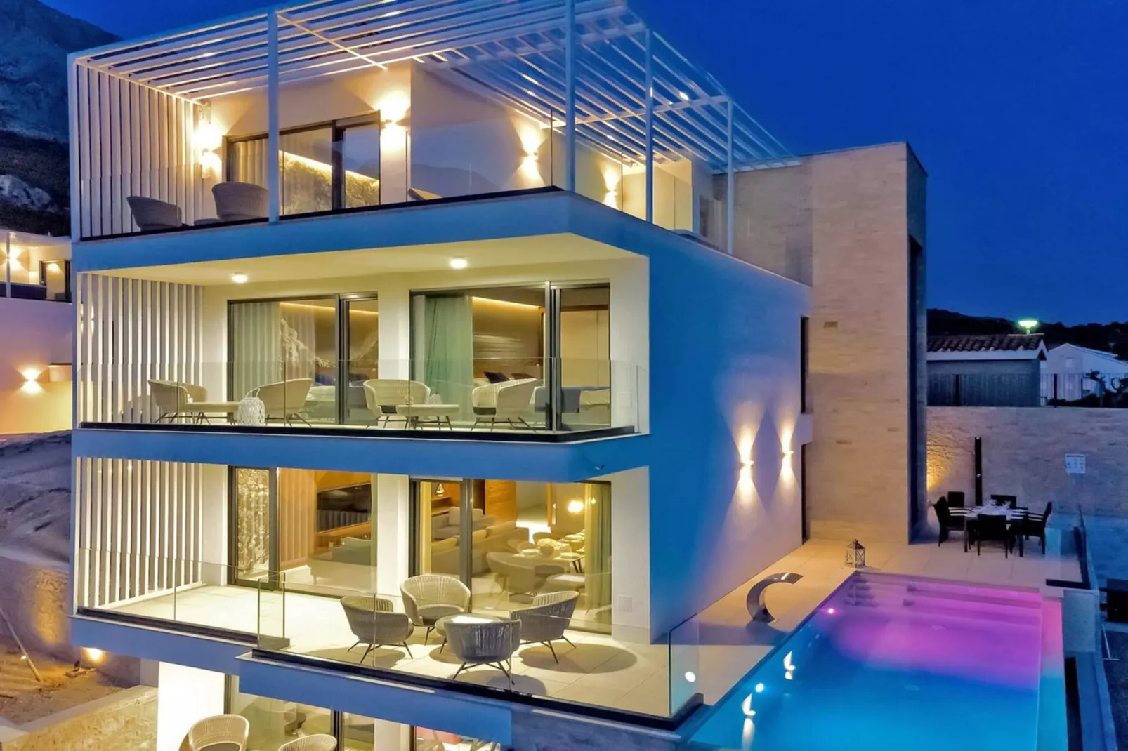 Luxury Villa Delight I – Promajna, Heated Pool - Buitenkant zomer