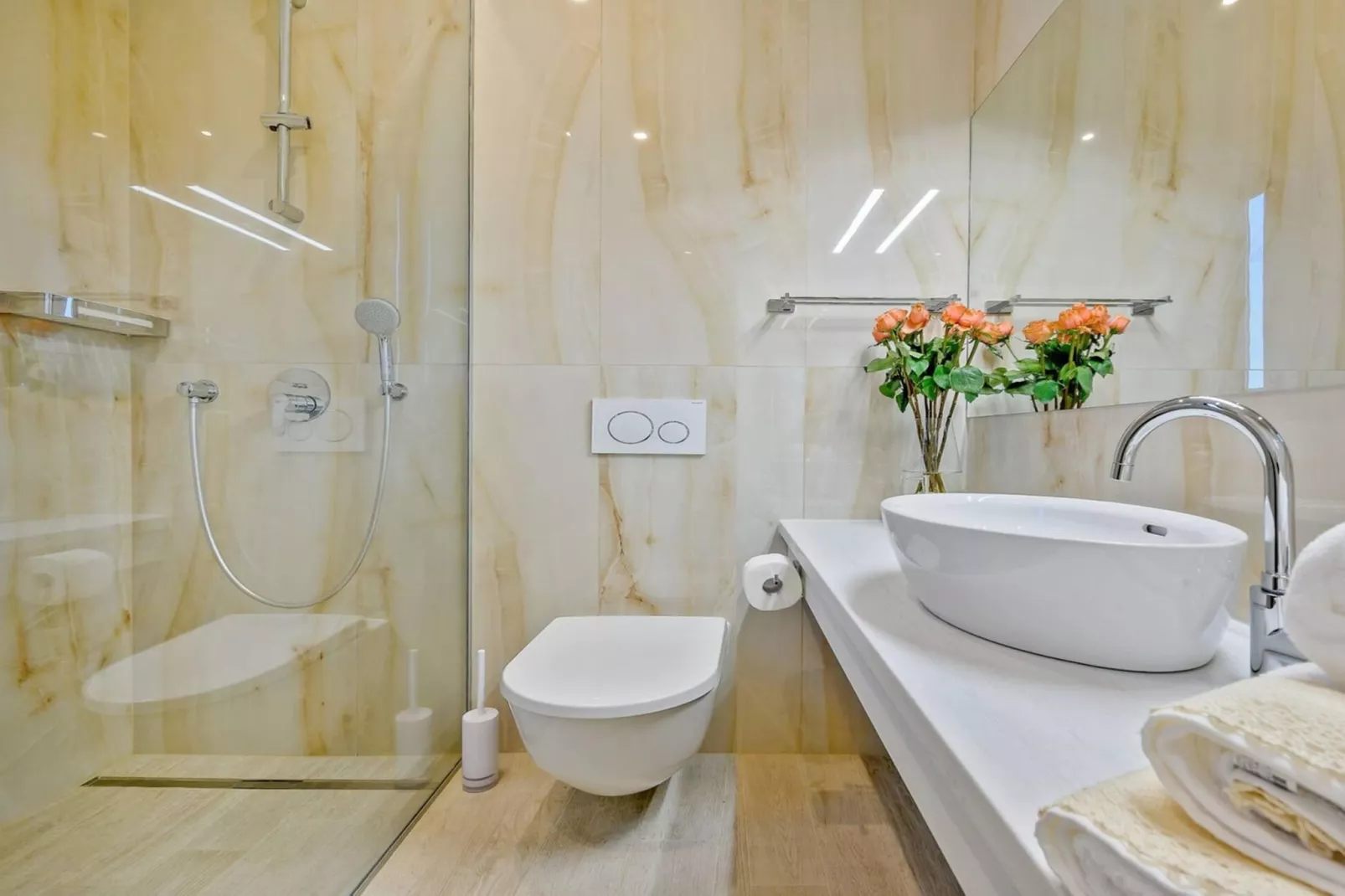 Luxury Seafront Villa Raquel Solta with Pool, Gym - Badkamer