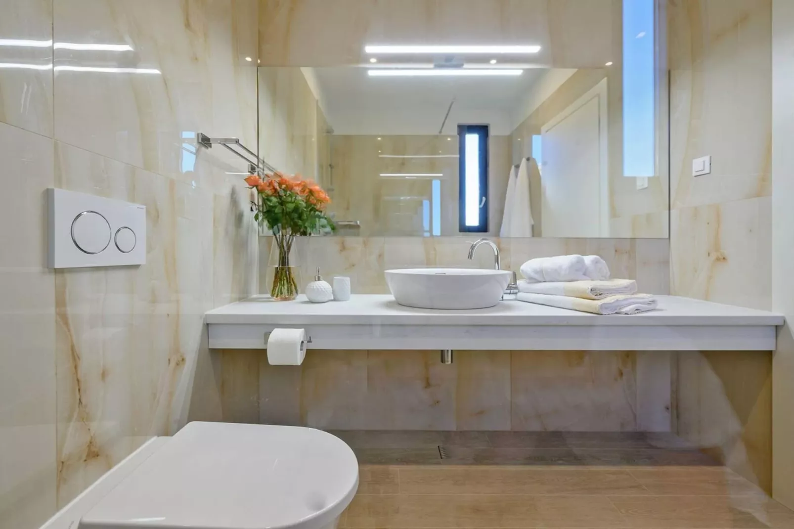 Luxury Seafront Villa Raquel Solta with Pool, Gym - Badkamer