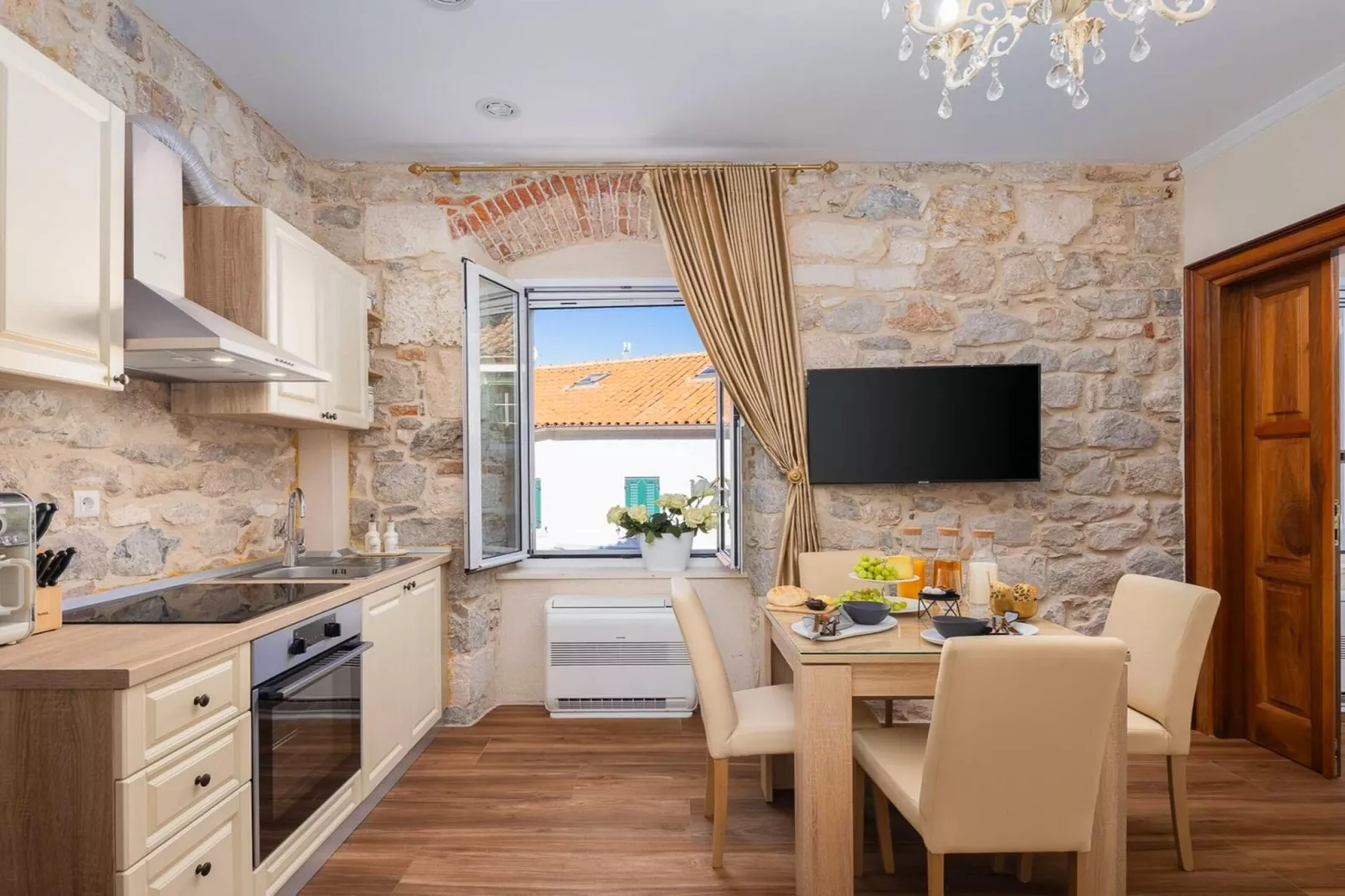 Split Diocletian Palace - Apartment 3 (2+2) - Eetkamer