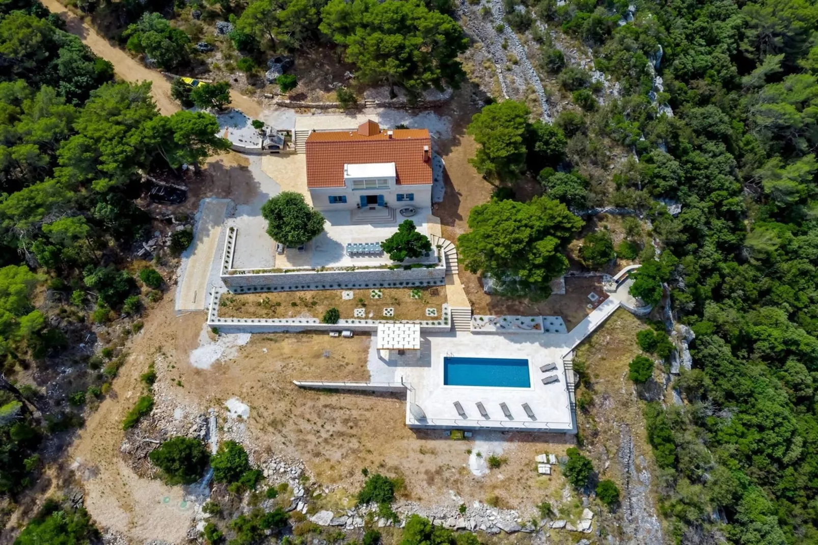 Villa Castello di Pietra Brac with Heated Pool - Gebieden zomer 1km