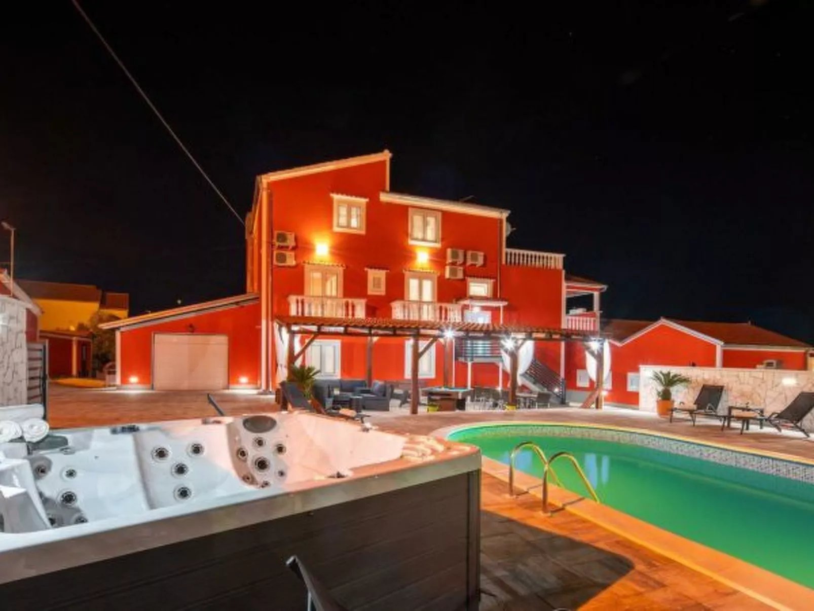 XXXL Villa Ancora with heated pool - Image-tags.info