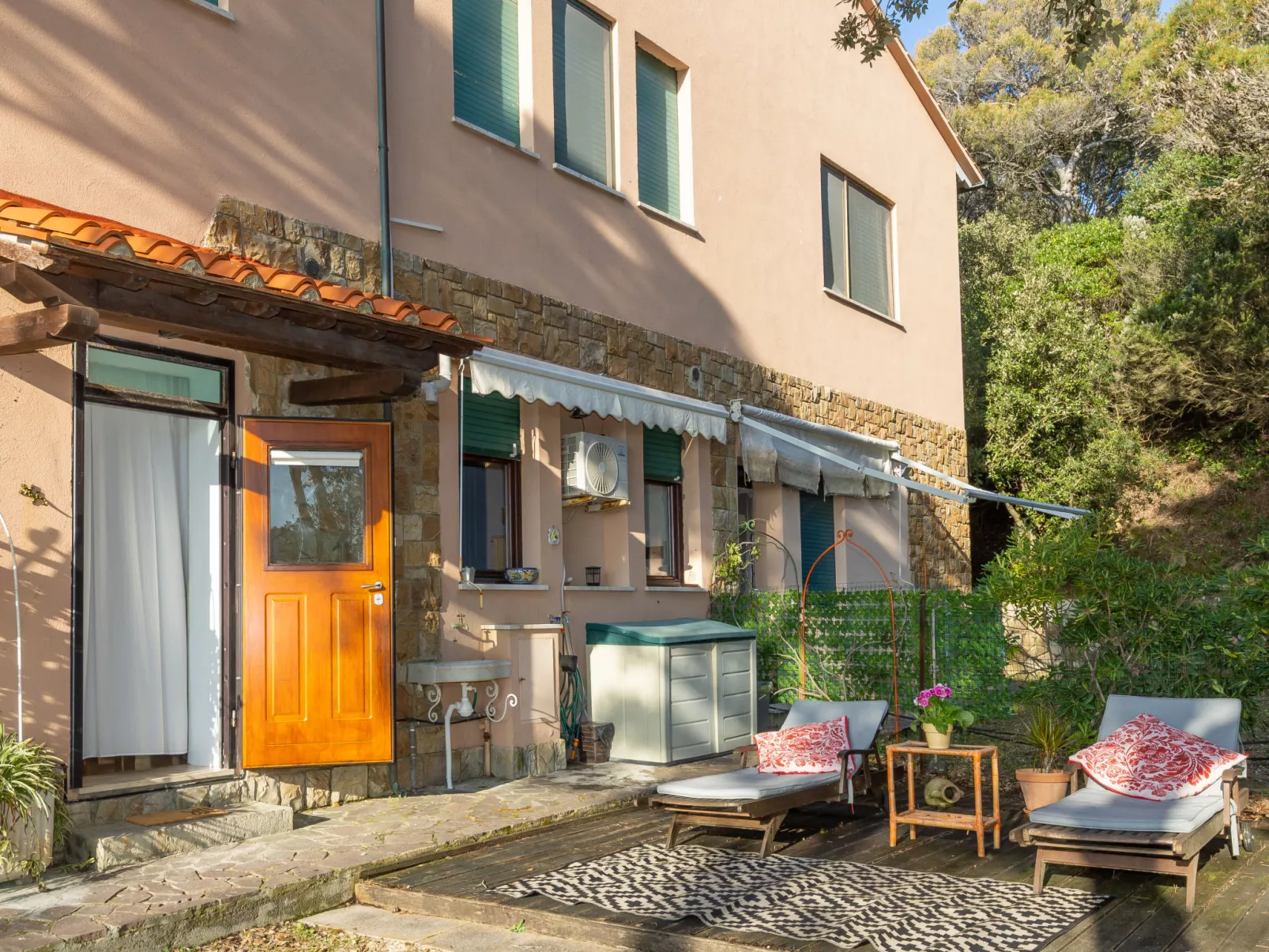 La casetta immersa nel verde - Buiten