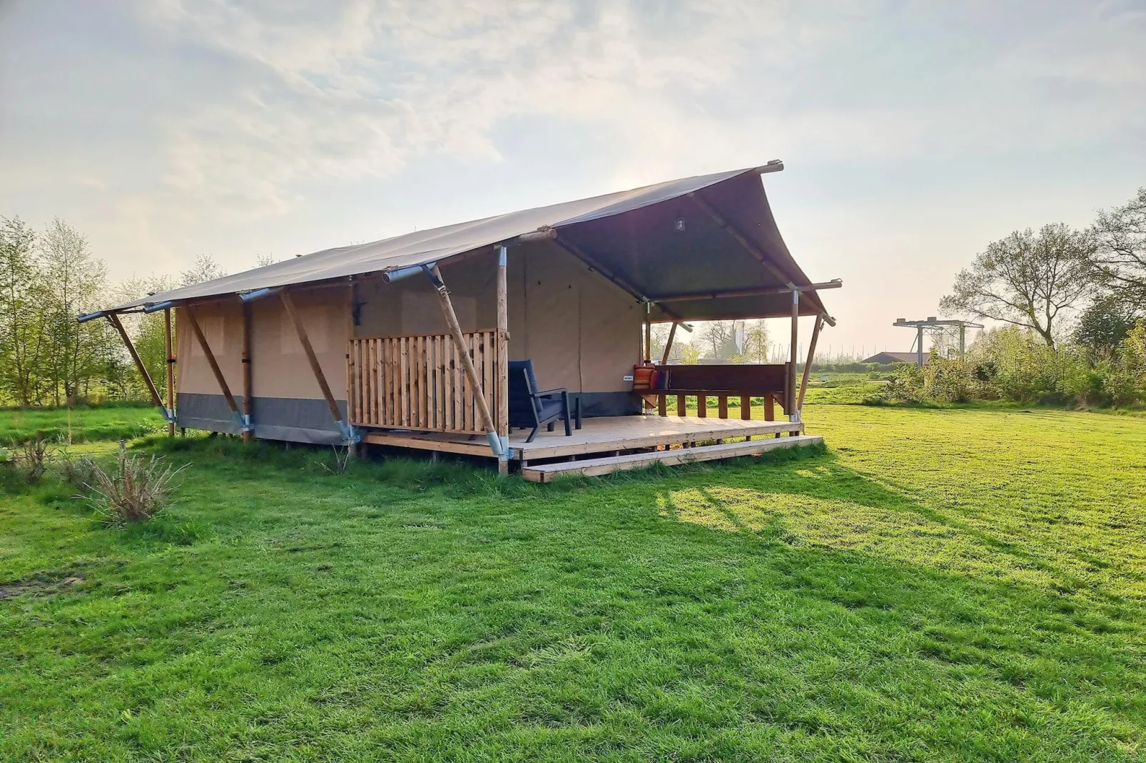Luxe glamping met badkamer 2