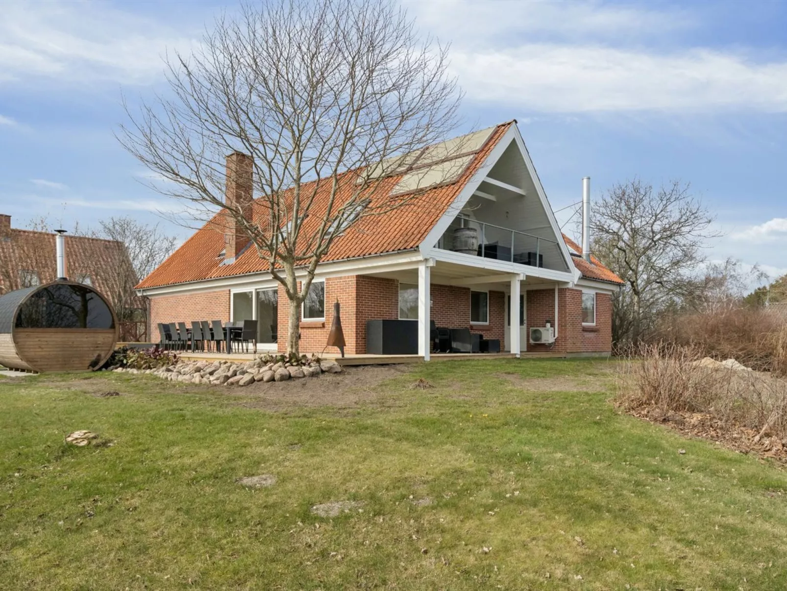 "Cyrill" - 2km from the sea