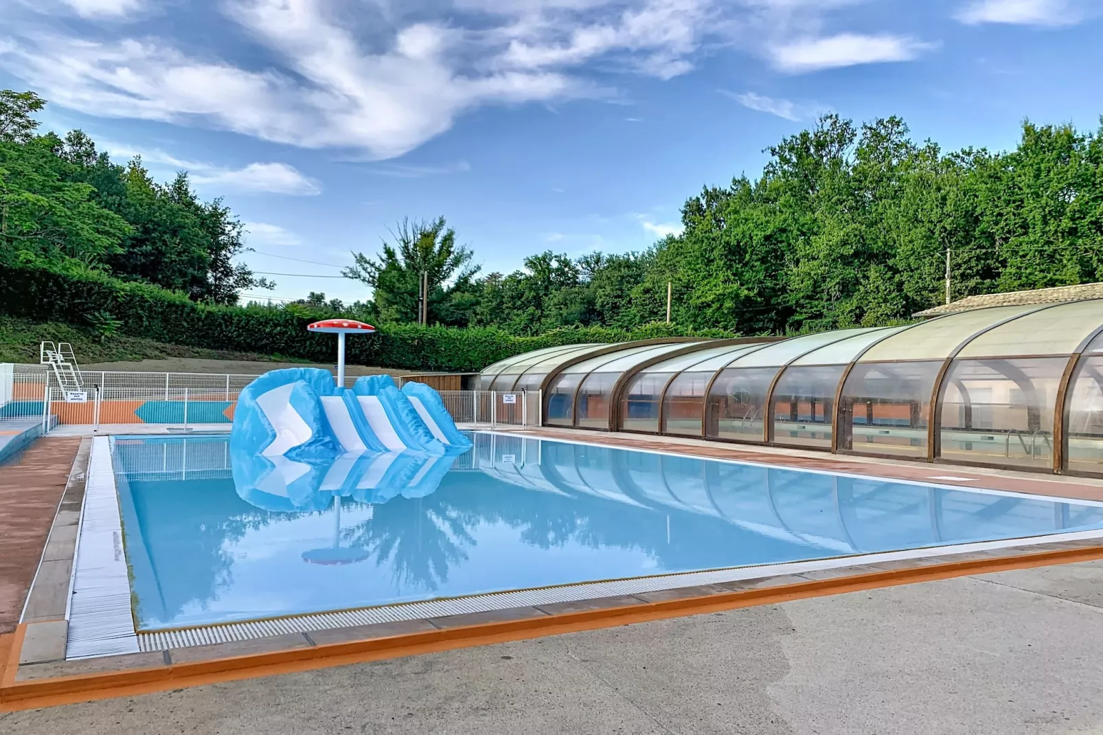 Hameaux des Lacs Two-Bedroom Cottage for 6 people