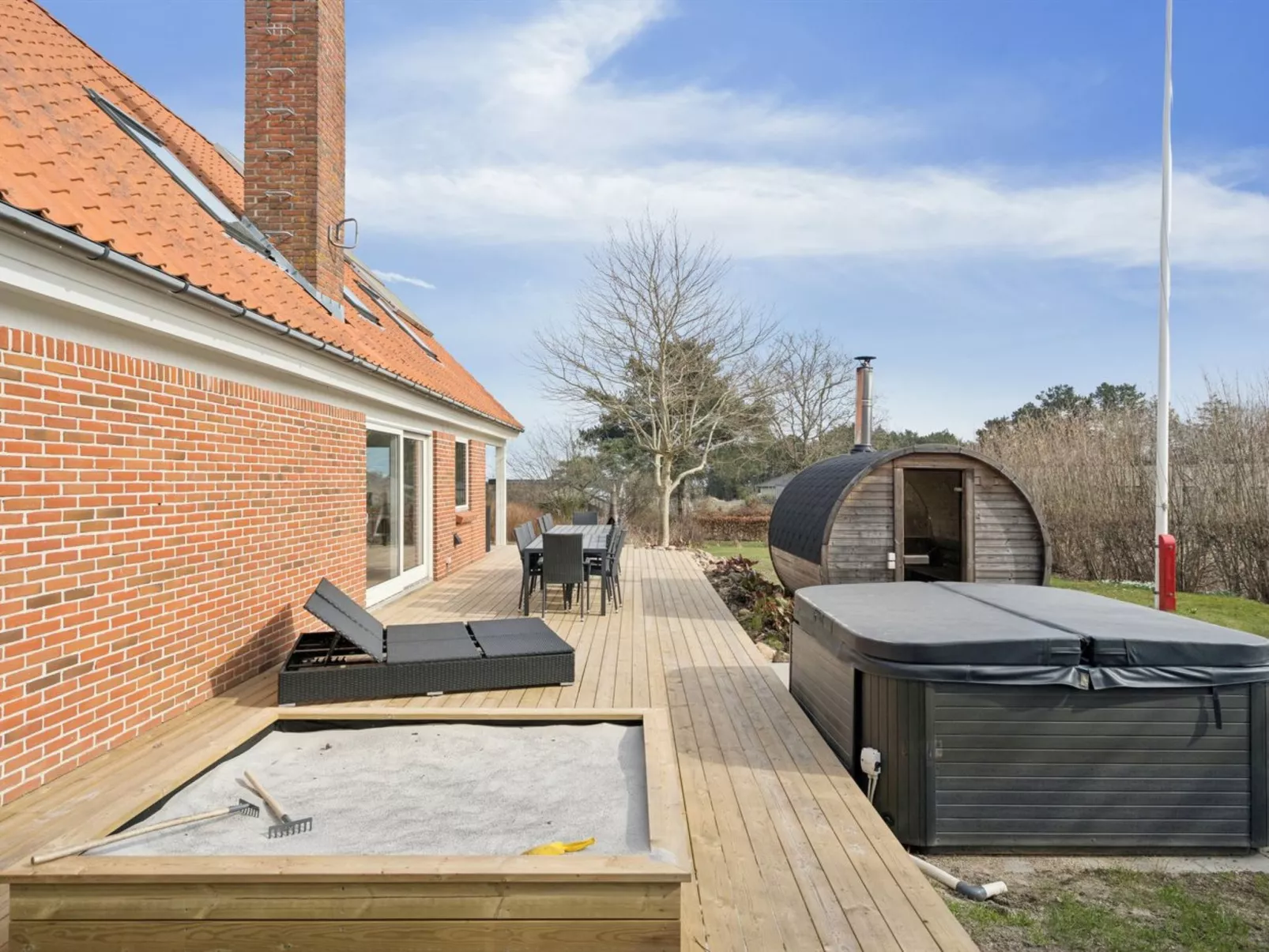 "Cyrill" - 2km from the sea