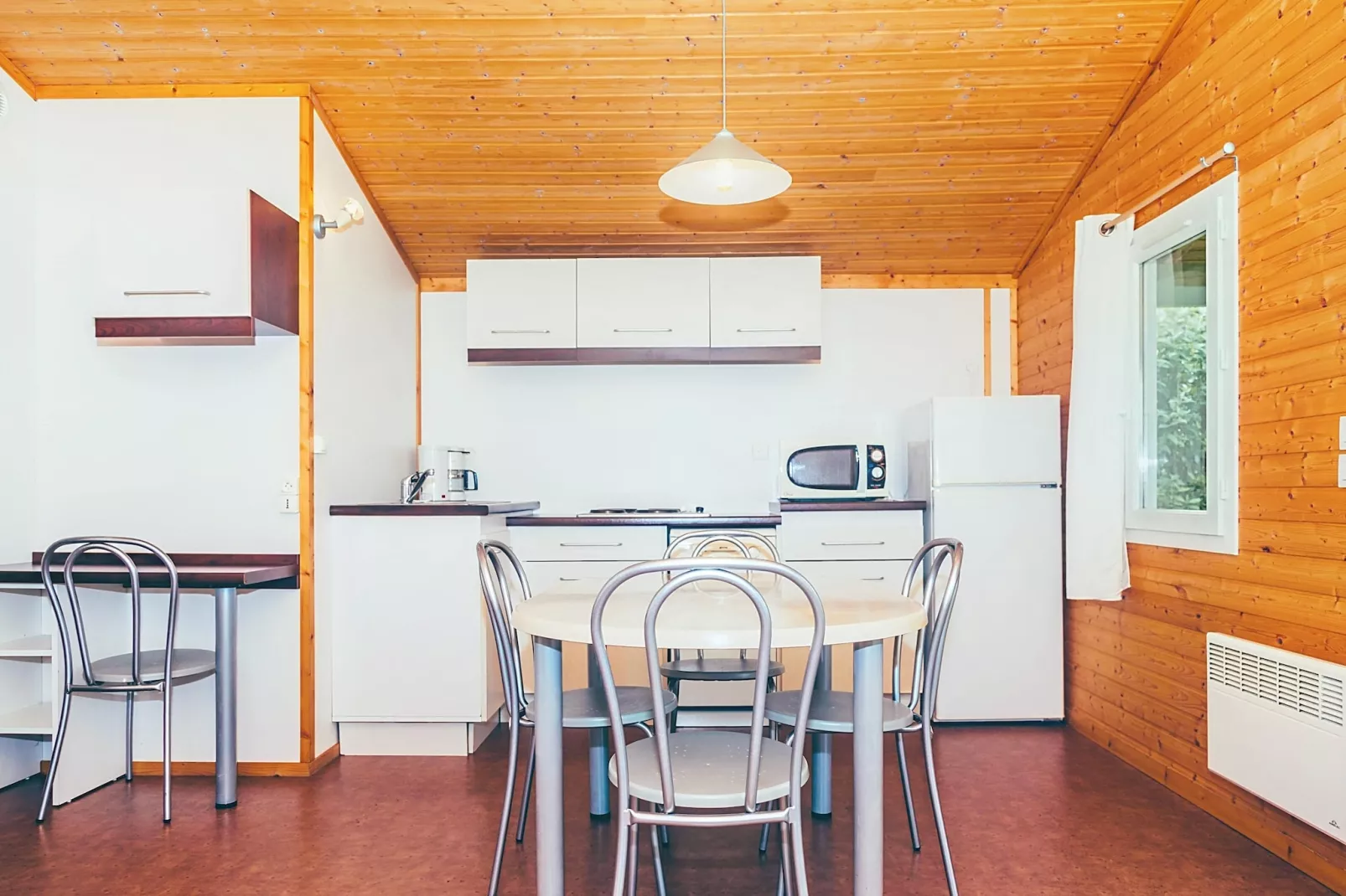 Hameaux des Lacs Two-Bedroom Cottage for 4 people