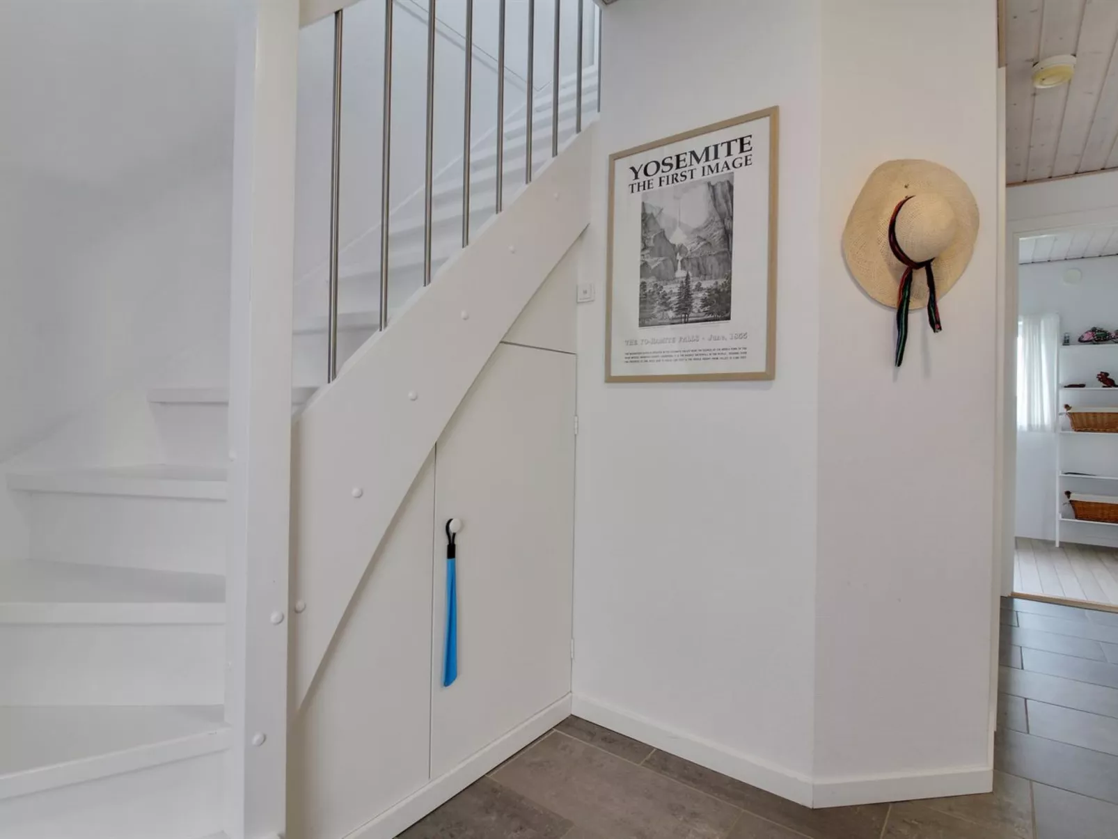 "Adna" - 700m from the sea - Binnen