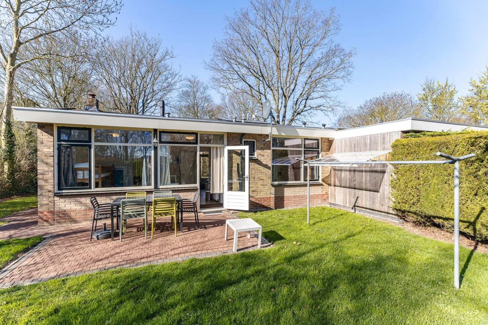 Vakantiehuis - Oosterpark 77 - Oostkapelle - Buitenkant zomer