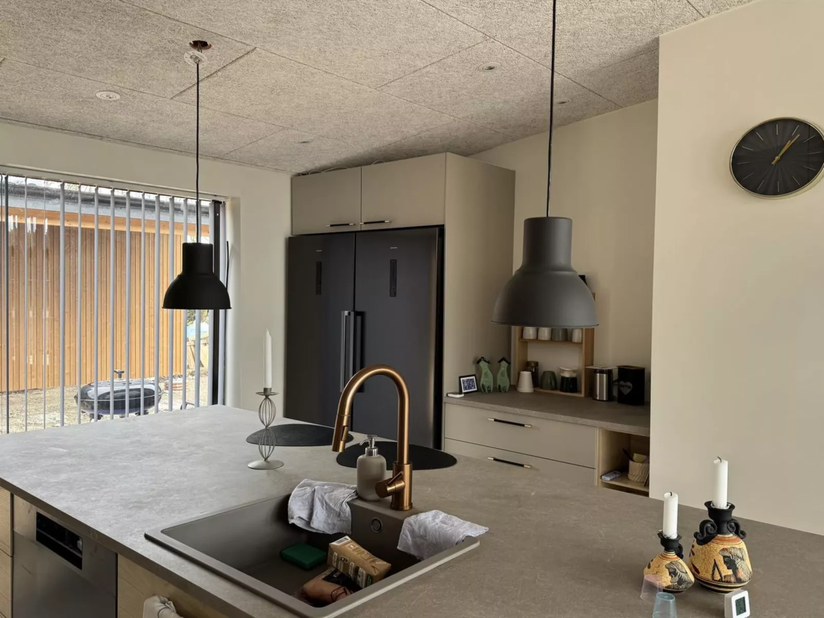 "Sharina" - 320m to the fjord - Binnen