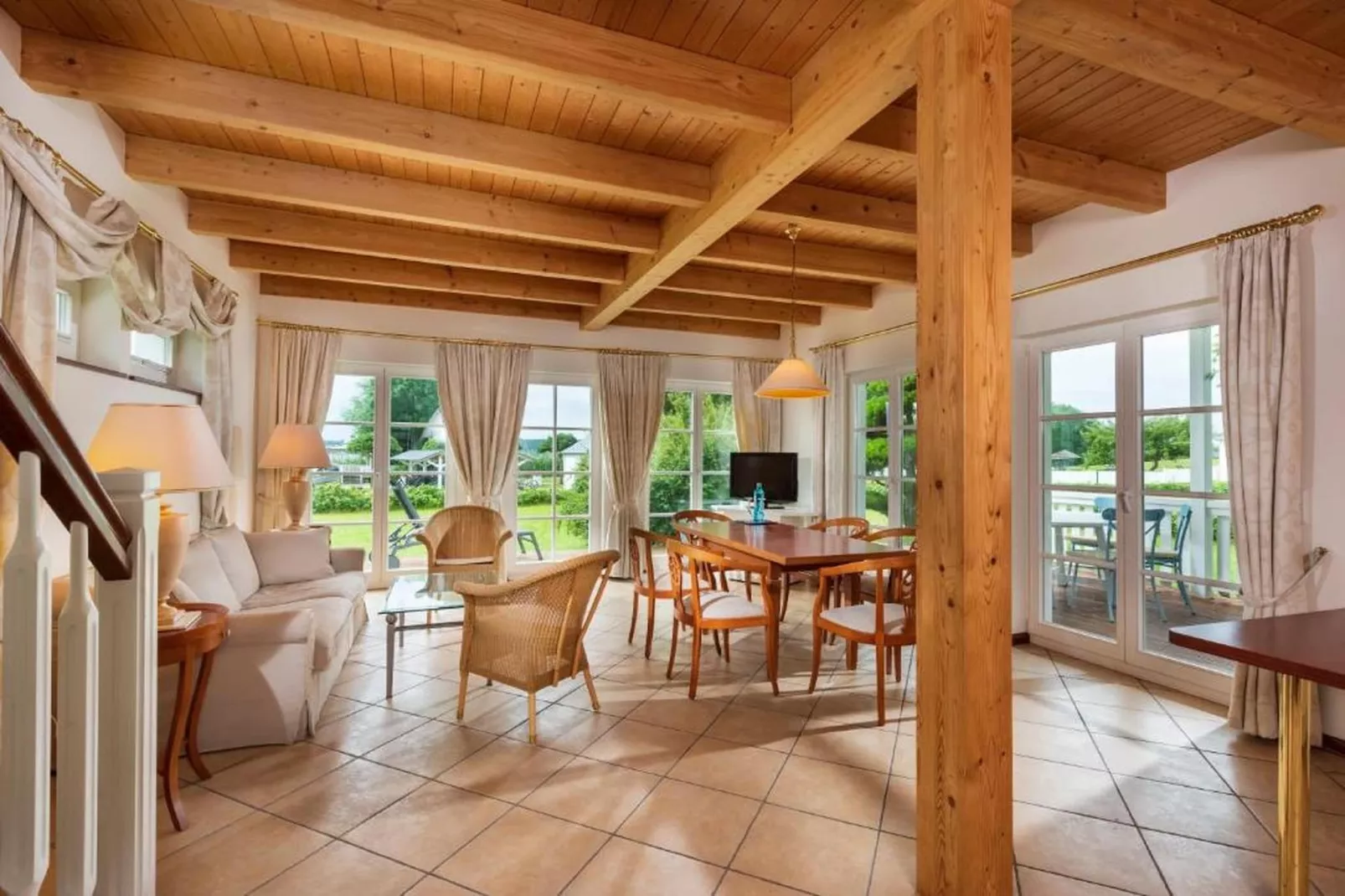 2 bedroom apartment - Woonkamer
