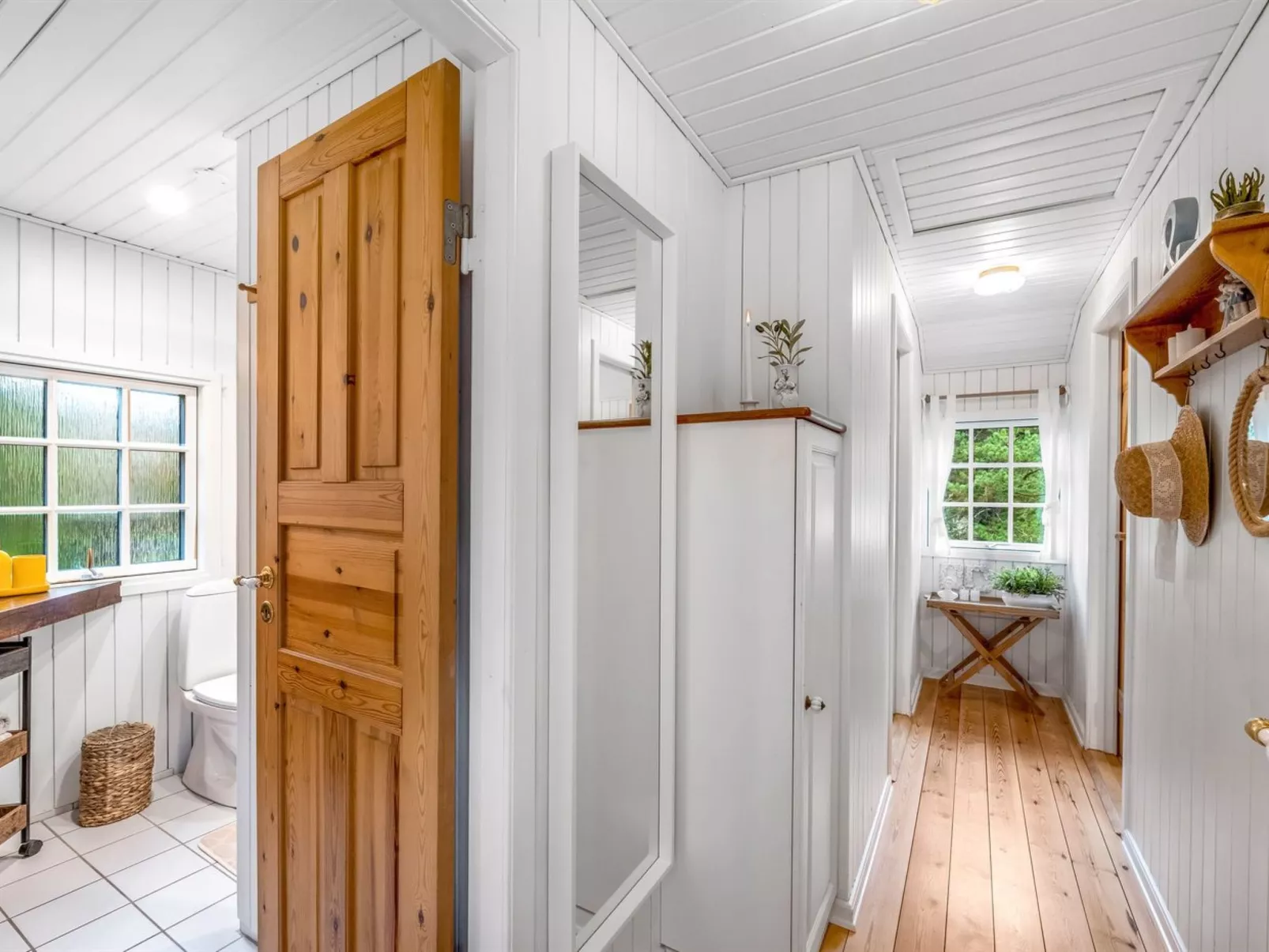 "Anu" - 2km to the fjord - Binnen