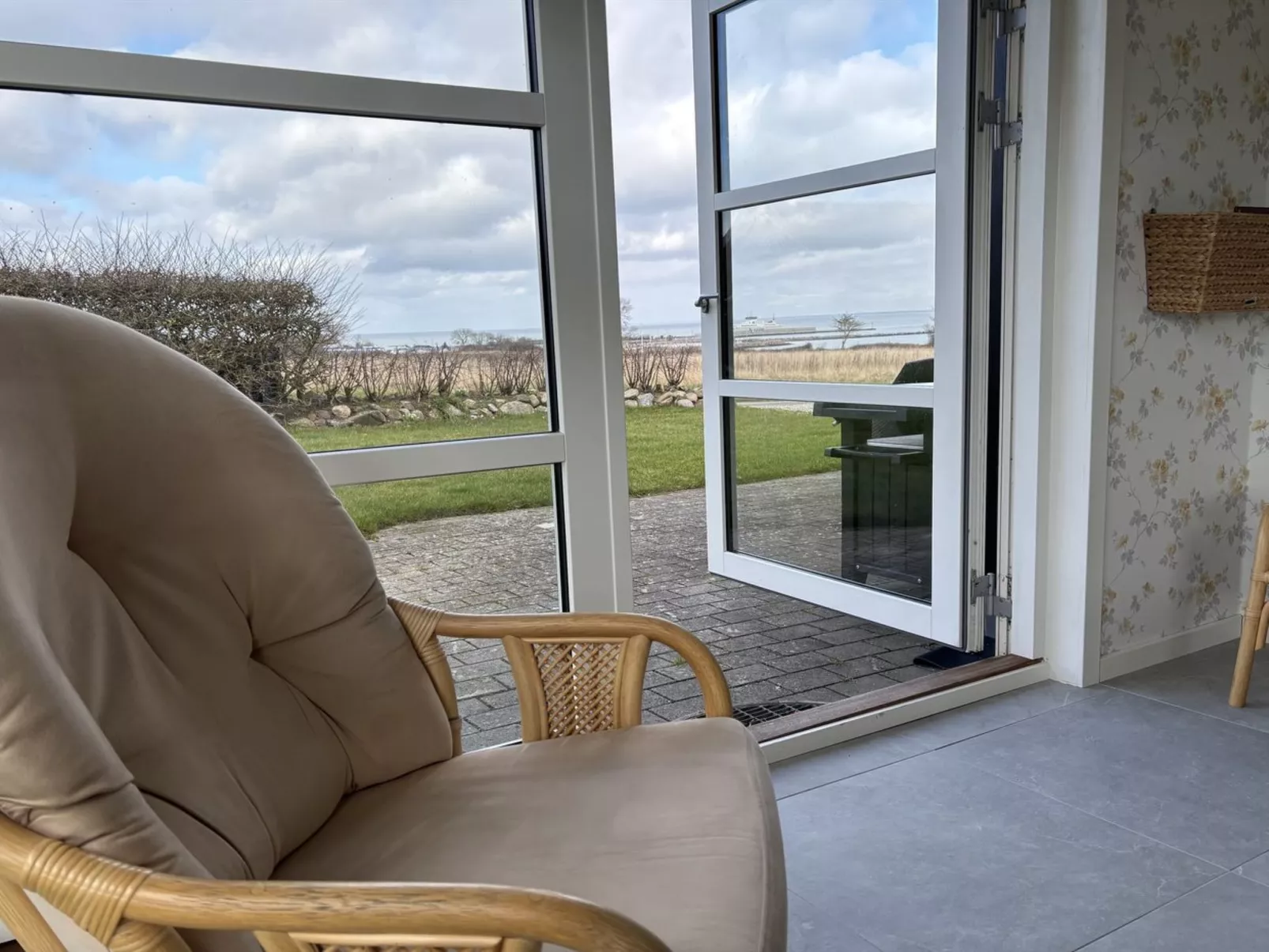 "Rikulf" - 150m from the sea - Buiten