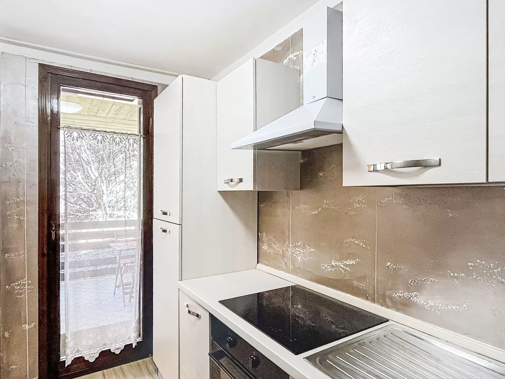 Angolo di sole - Binnen