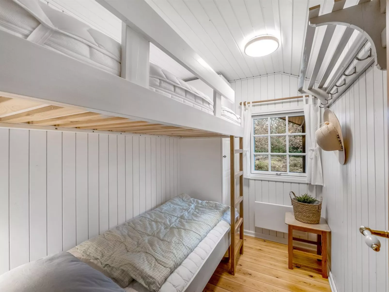 "Anu" - 2km to the fjord - Binnen