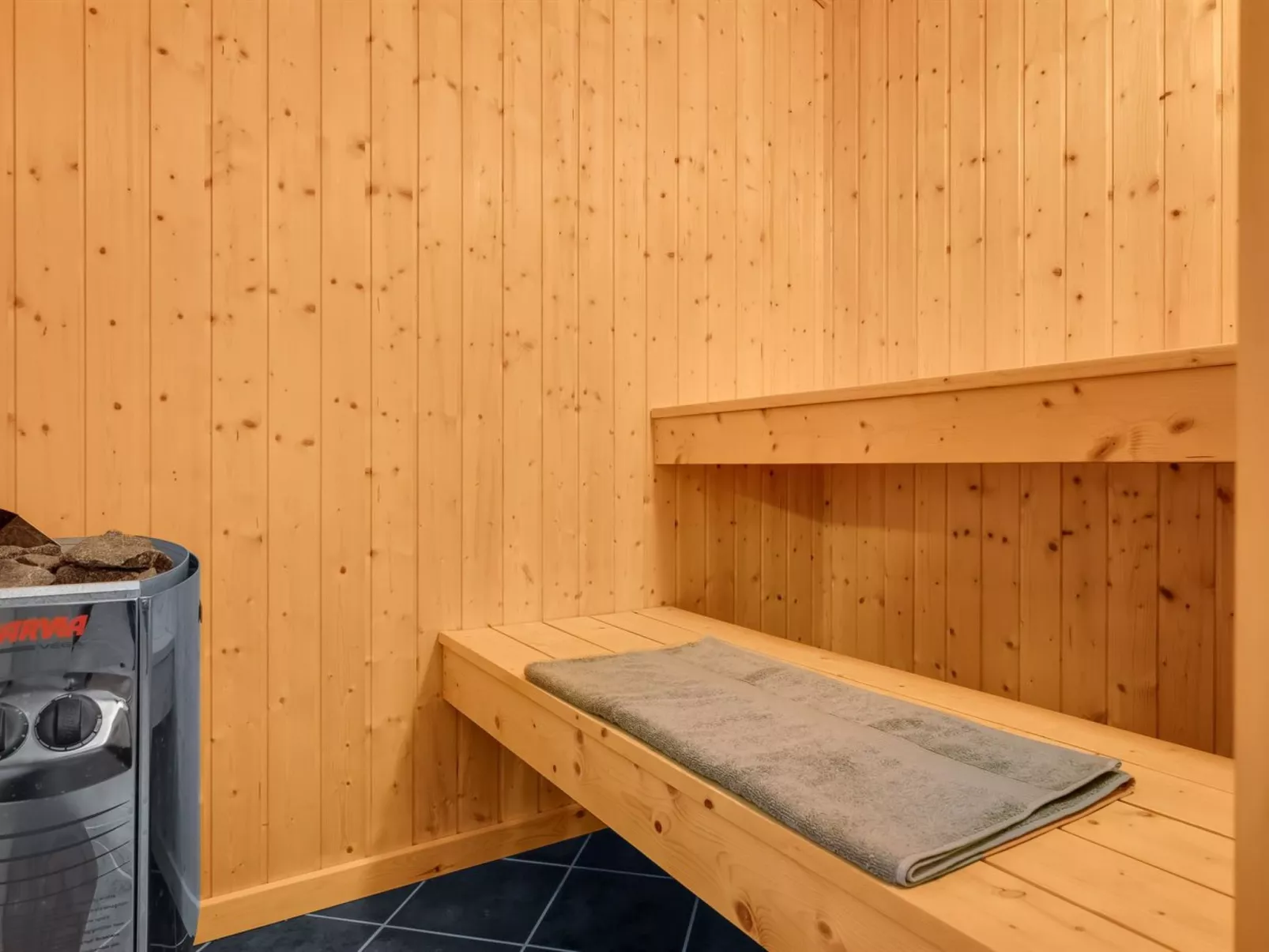 "Erikka" - 40km from the sea - Binnen