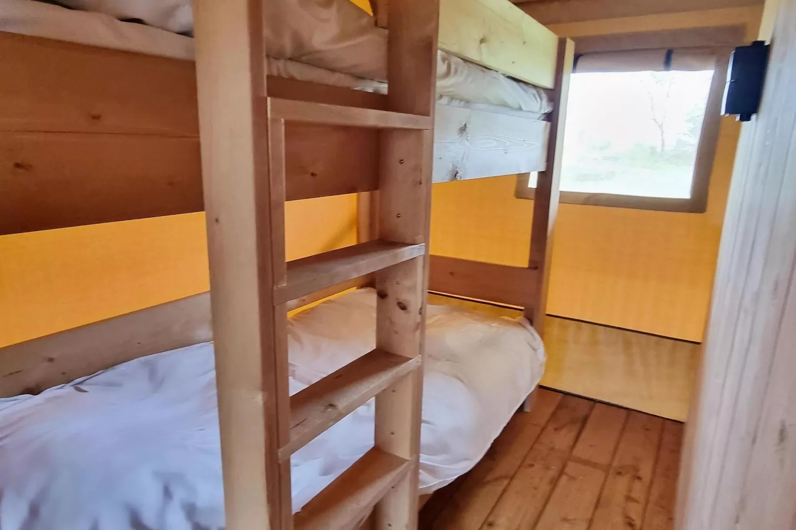 Luxe glamping met badkamer 1 - Slaapkamer
