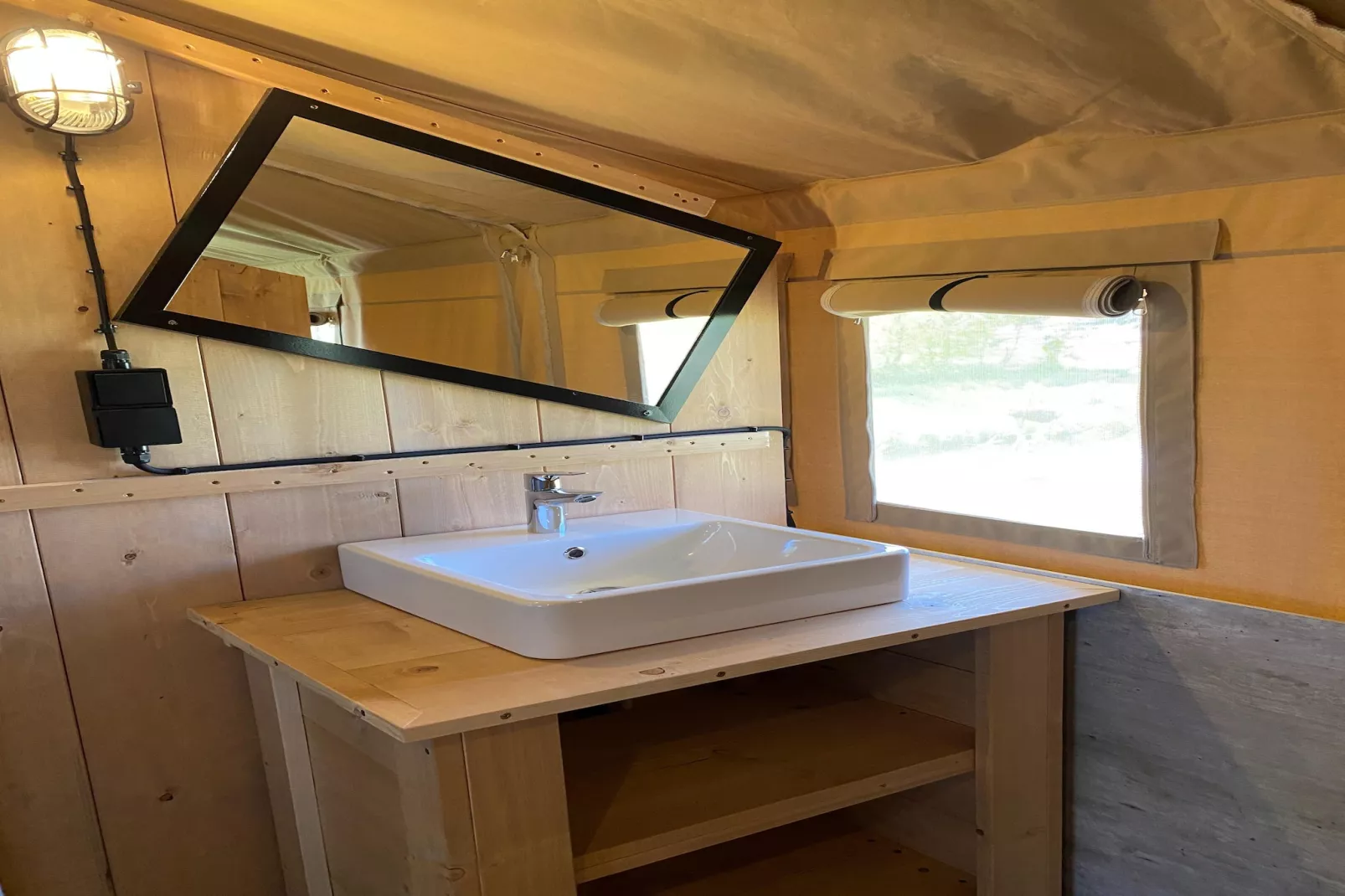 Luxe glamping met badkamer 3 - Badkamer