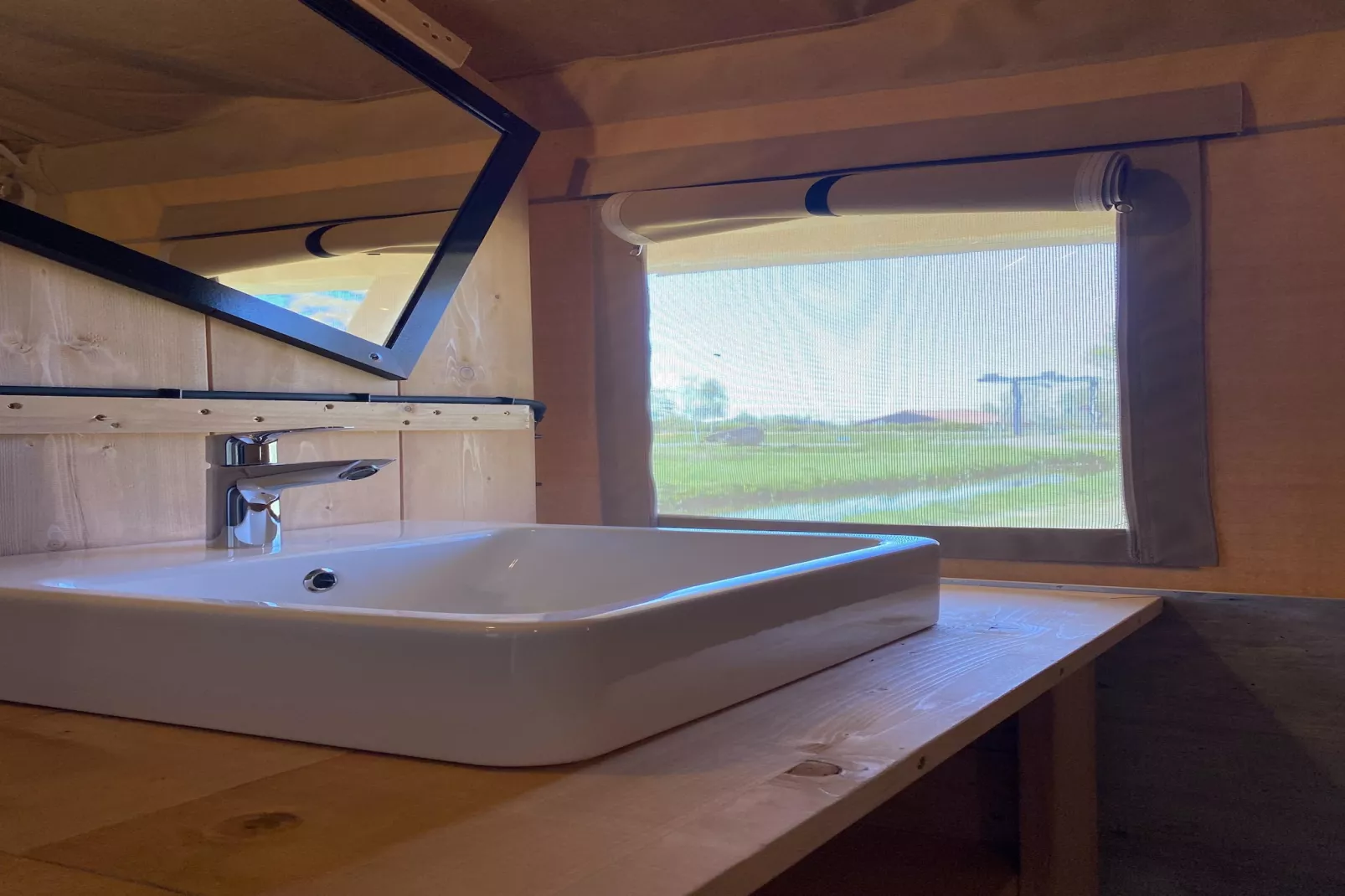Luxe glamping met badkamer 3 - Badkamer