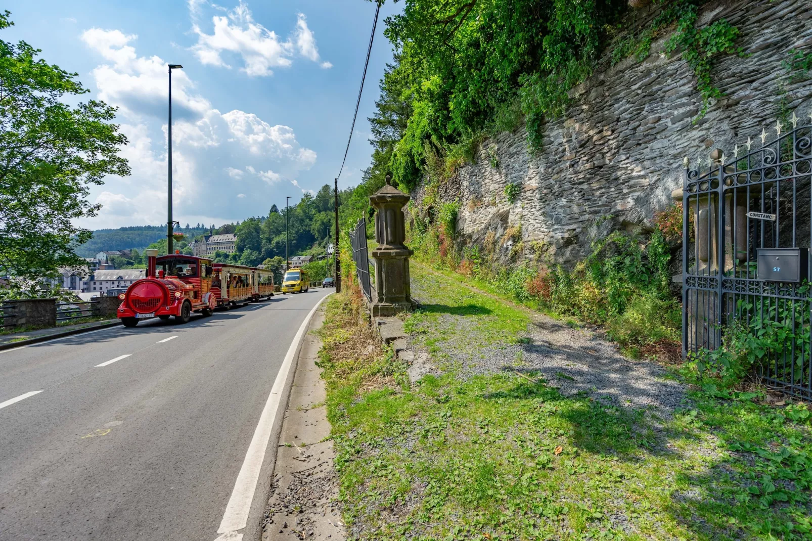 Chateau Constance volledig - Buitenkant zomer