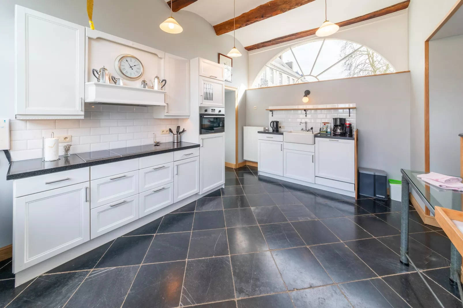 La Cour de Himbe - Buitenkant zomer