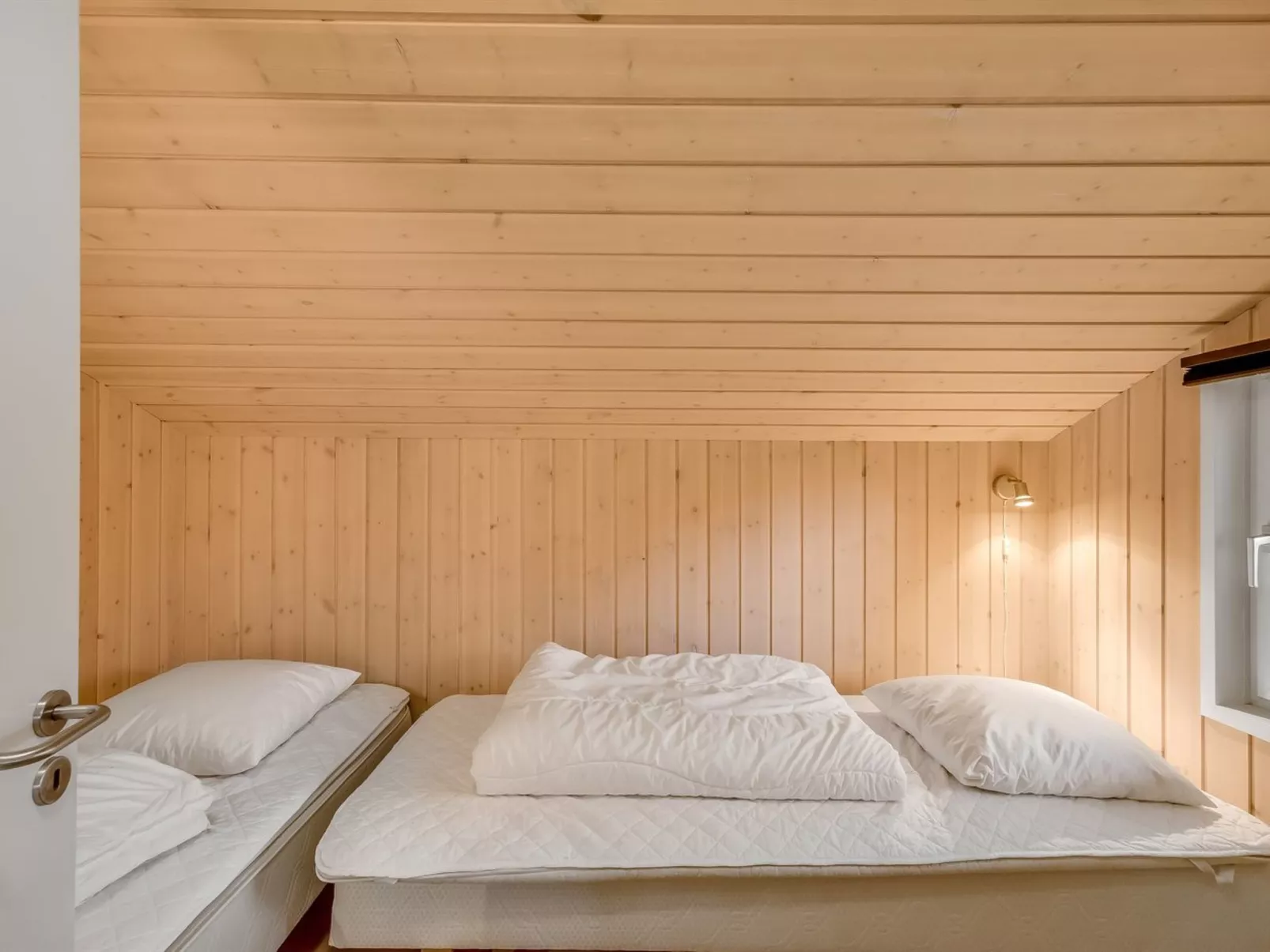 "Aswaldi" - 1.5km from the sea - Binnen