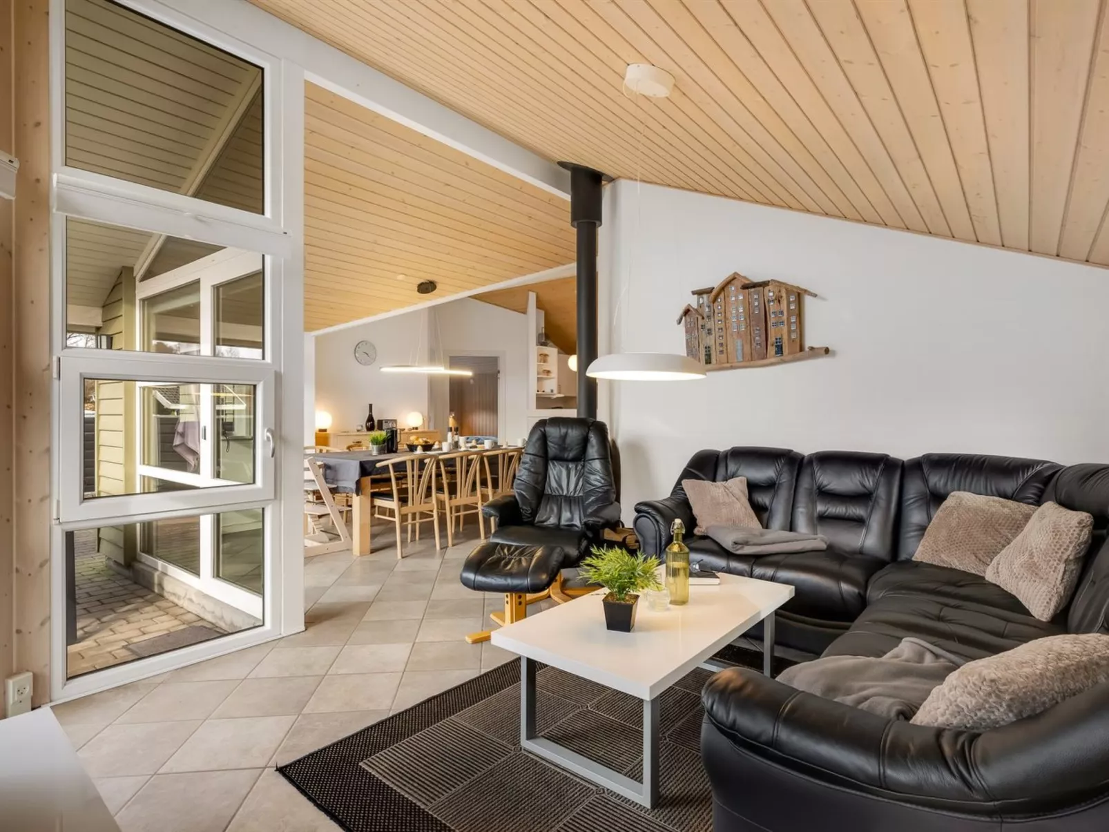 "Erikka" - 40km from the sea - Binnen