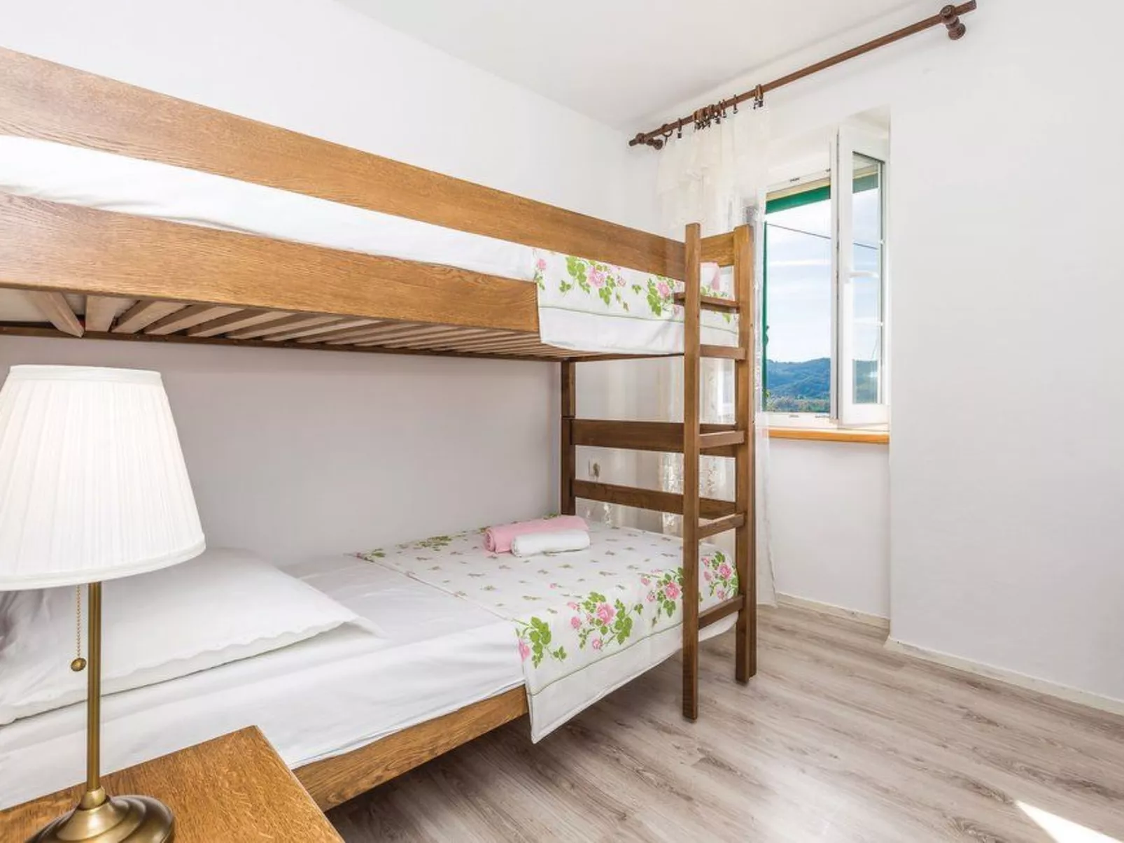 Für 6 Personen in Supetarska Draga - Image-tags.info