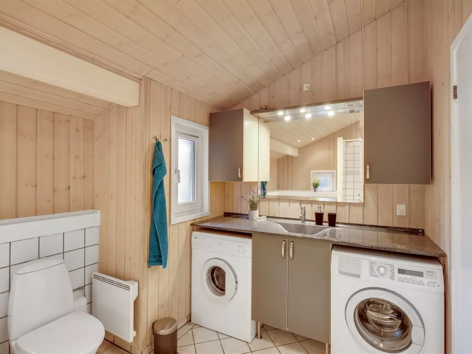 "Aswaldi" - 1.5km from the sea - Binnen