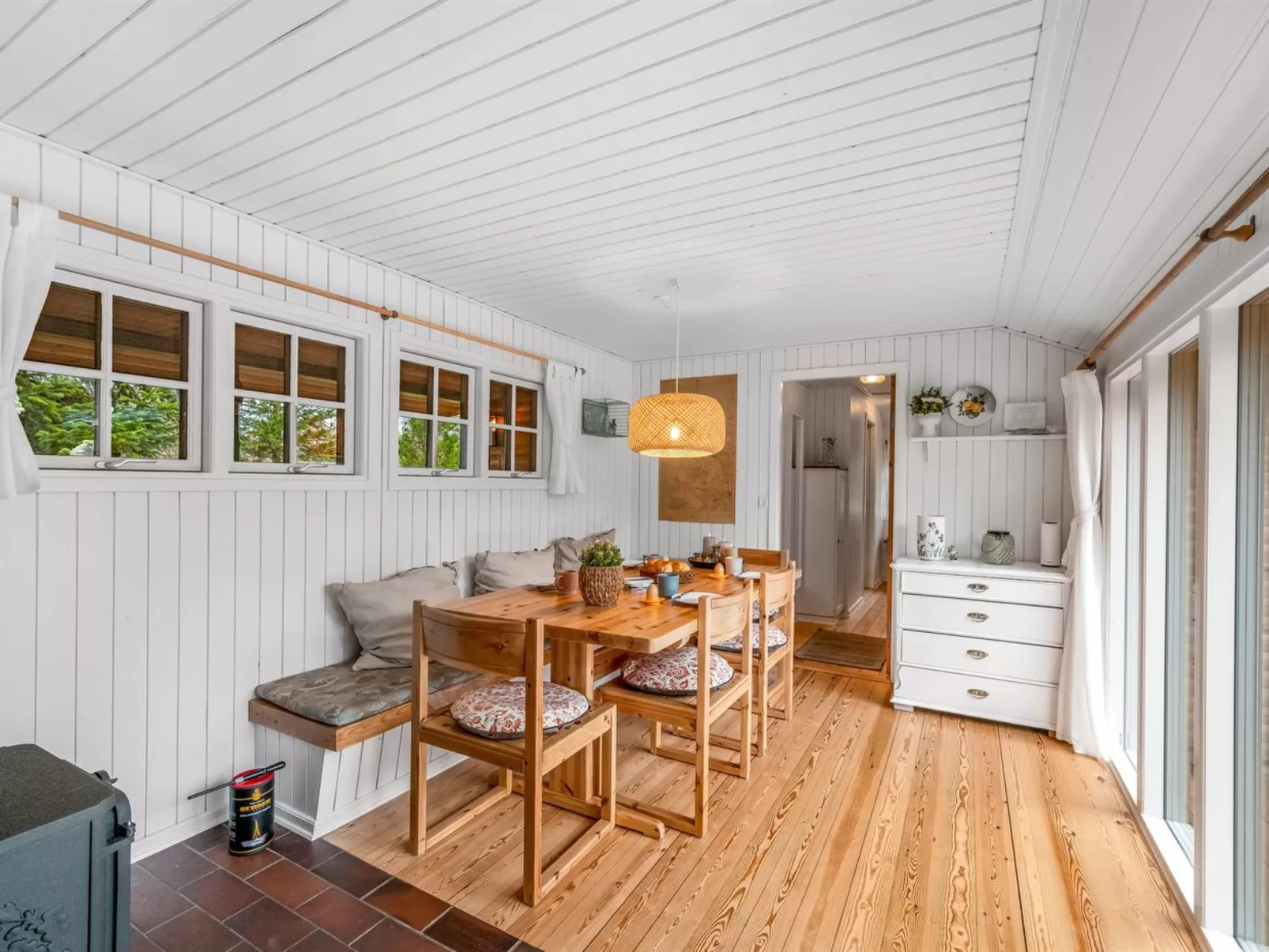 "Anu" - 2km to the fjord - Binnen