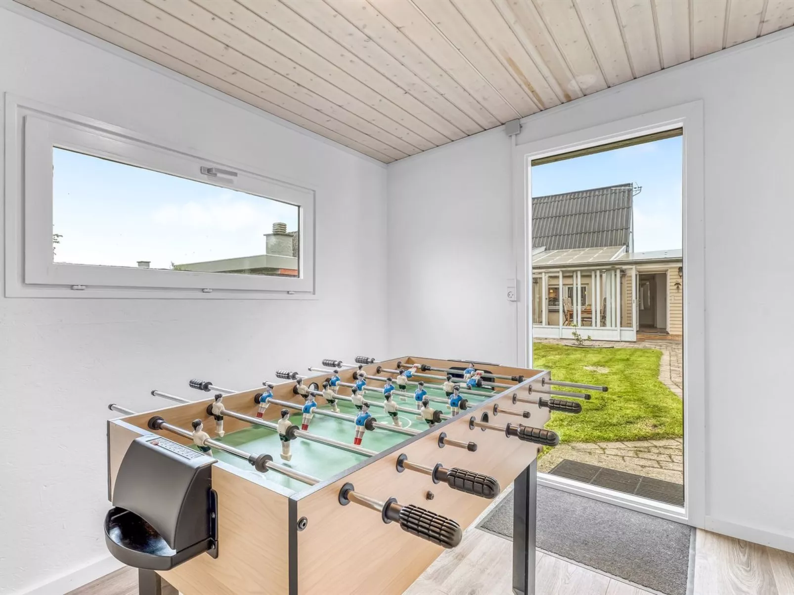 "Anneke" - 1.3km from the sea - Binnen